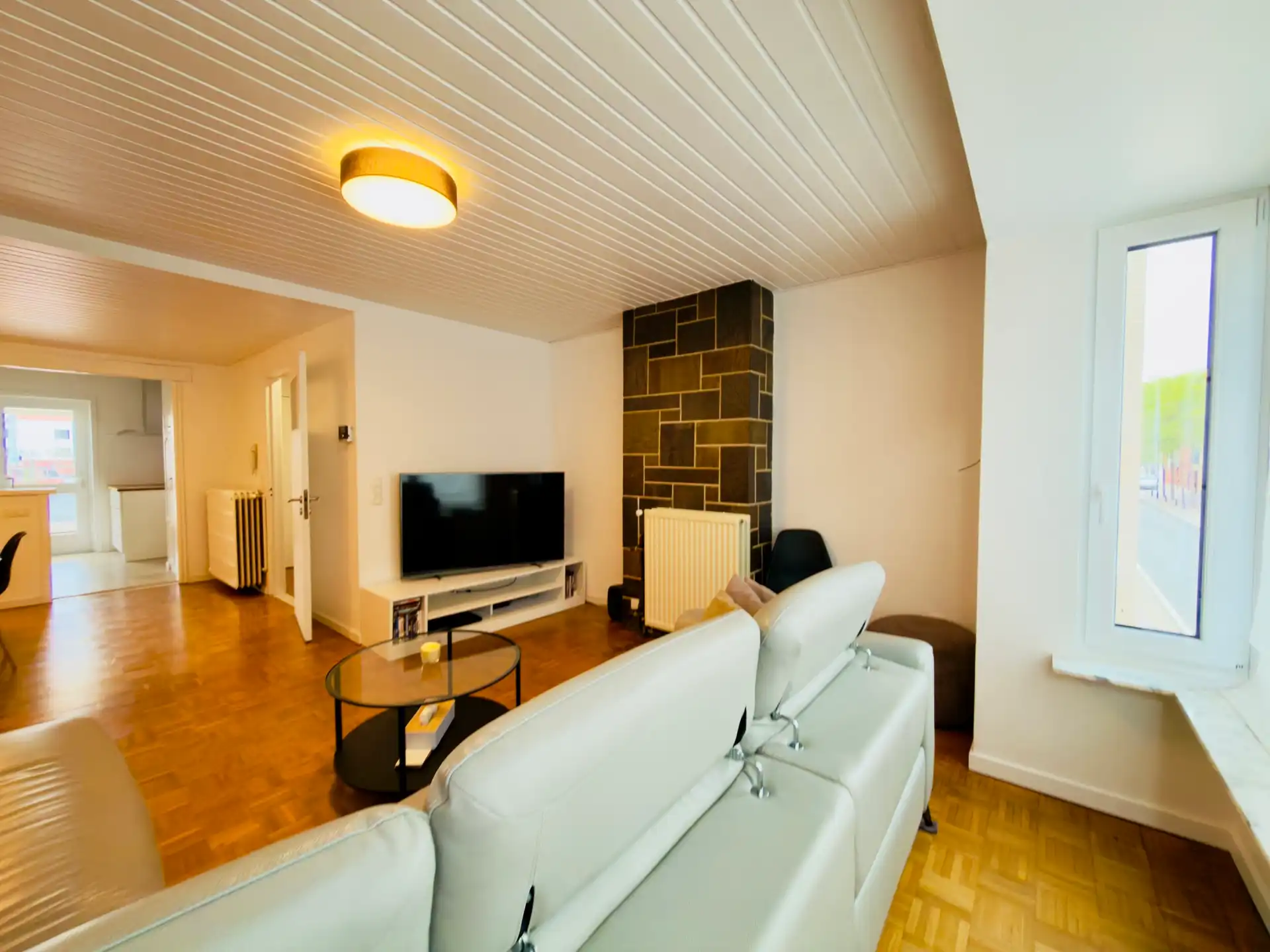 DE PANNE – Instapklare gerenoveerde woning met 4 slpk., grote garage, op wandelafstand van zee, bos en tram.  foto 16