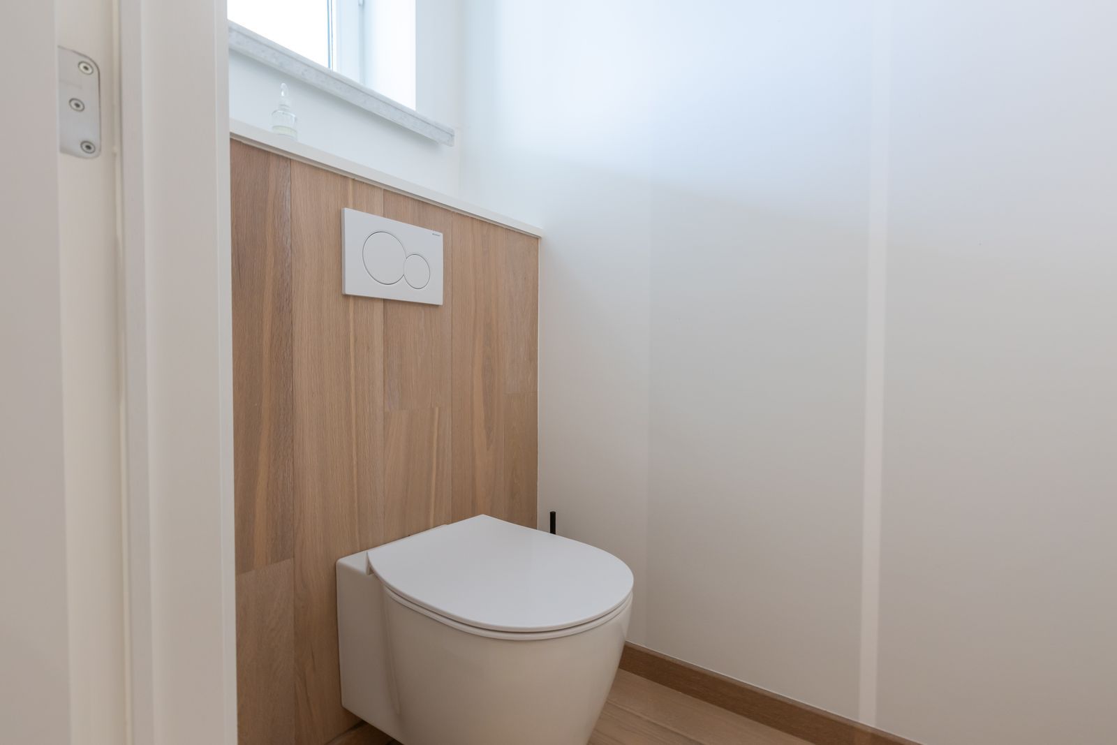 Grote eigendom met winkel, 2 appartement én prachtige loods foto 20