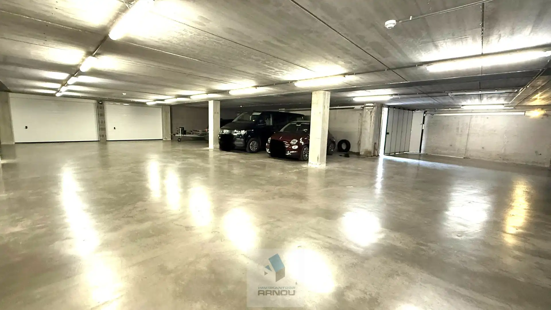 Stijlvolle en ruime loft met 2 slaapkamers, dressing, overdekt terras en 2 parkeerplaatsen foto 25