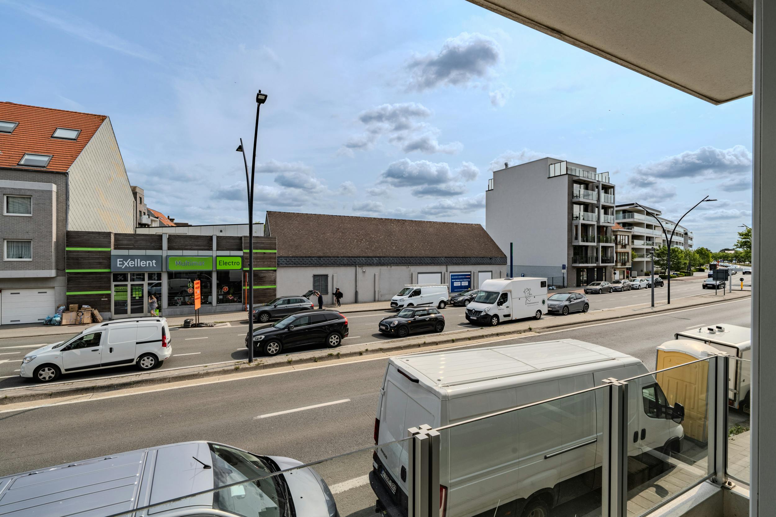 Instapklaar 2-slaapkamerappartement in recente residentie foto 15