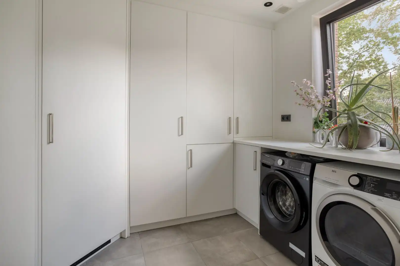 Veelzijdige recente woning aan de Brechtse Heide – ideaal voor wonen & werken foto 14