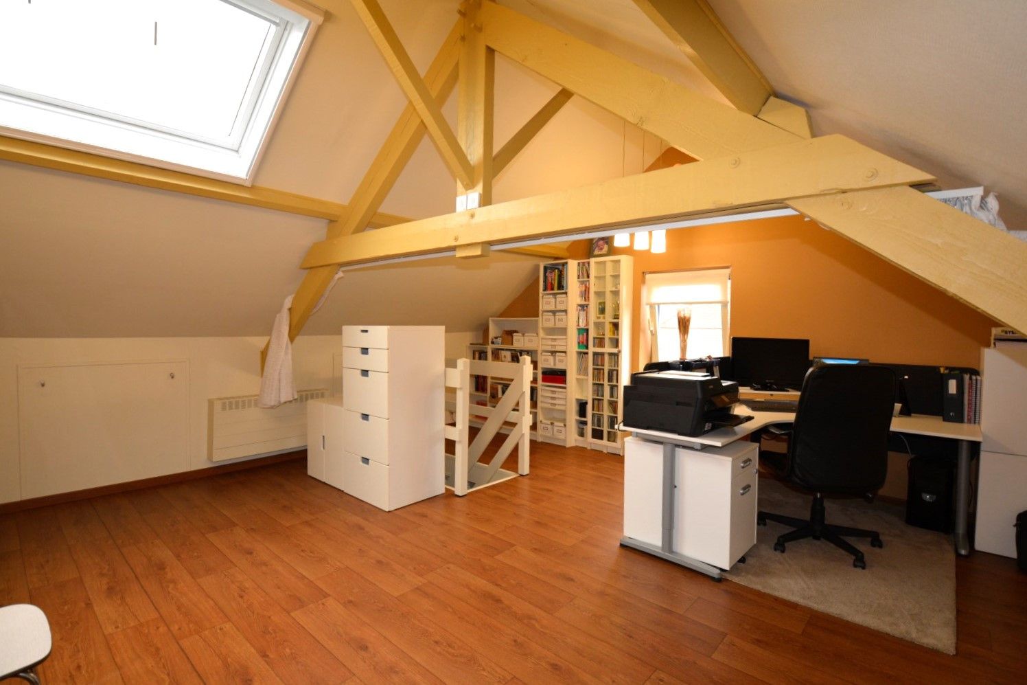 INSTAPKLARE WONING MET TUIN EN GARAGE! foto 15