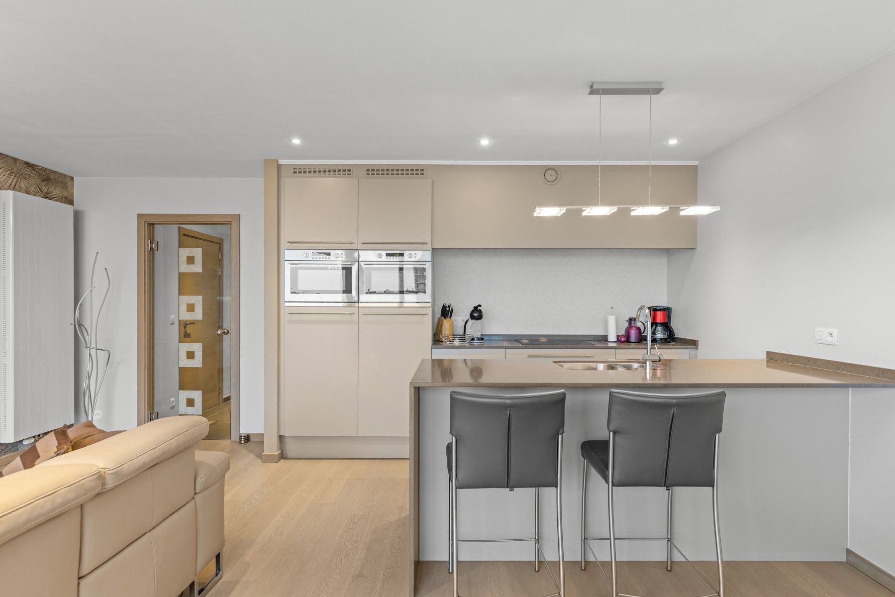 Ruim appartement met 2 terrassen en dubbele garage foto 6