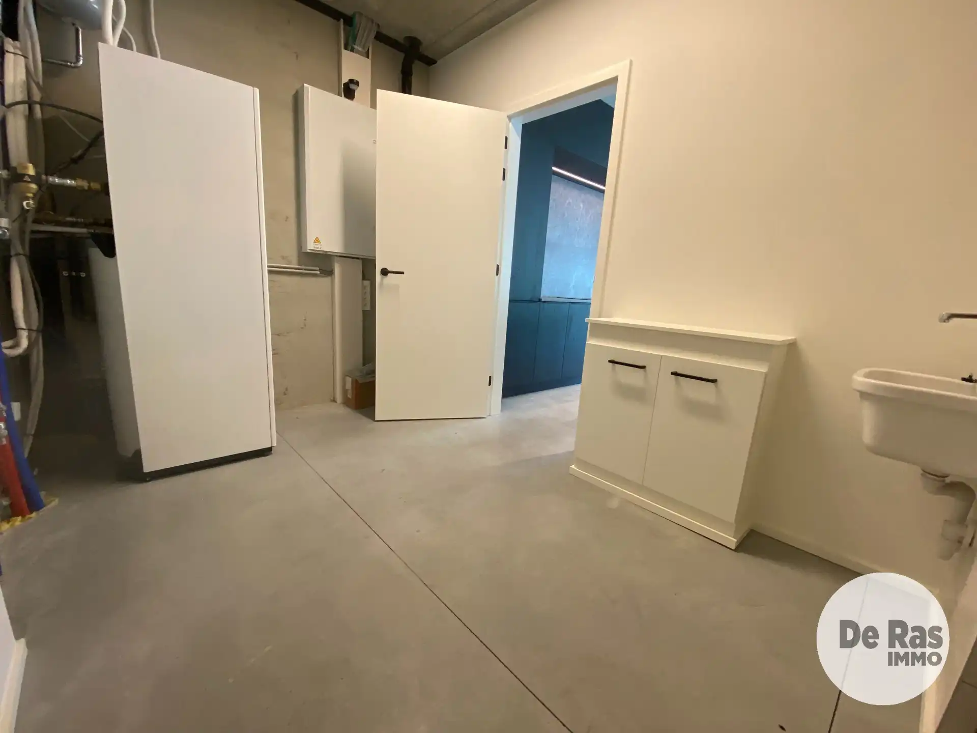 VLIERZELE - Nieuwbouwwoning in moderne betonarchitectuur foto 12