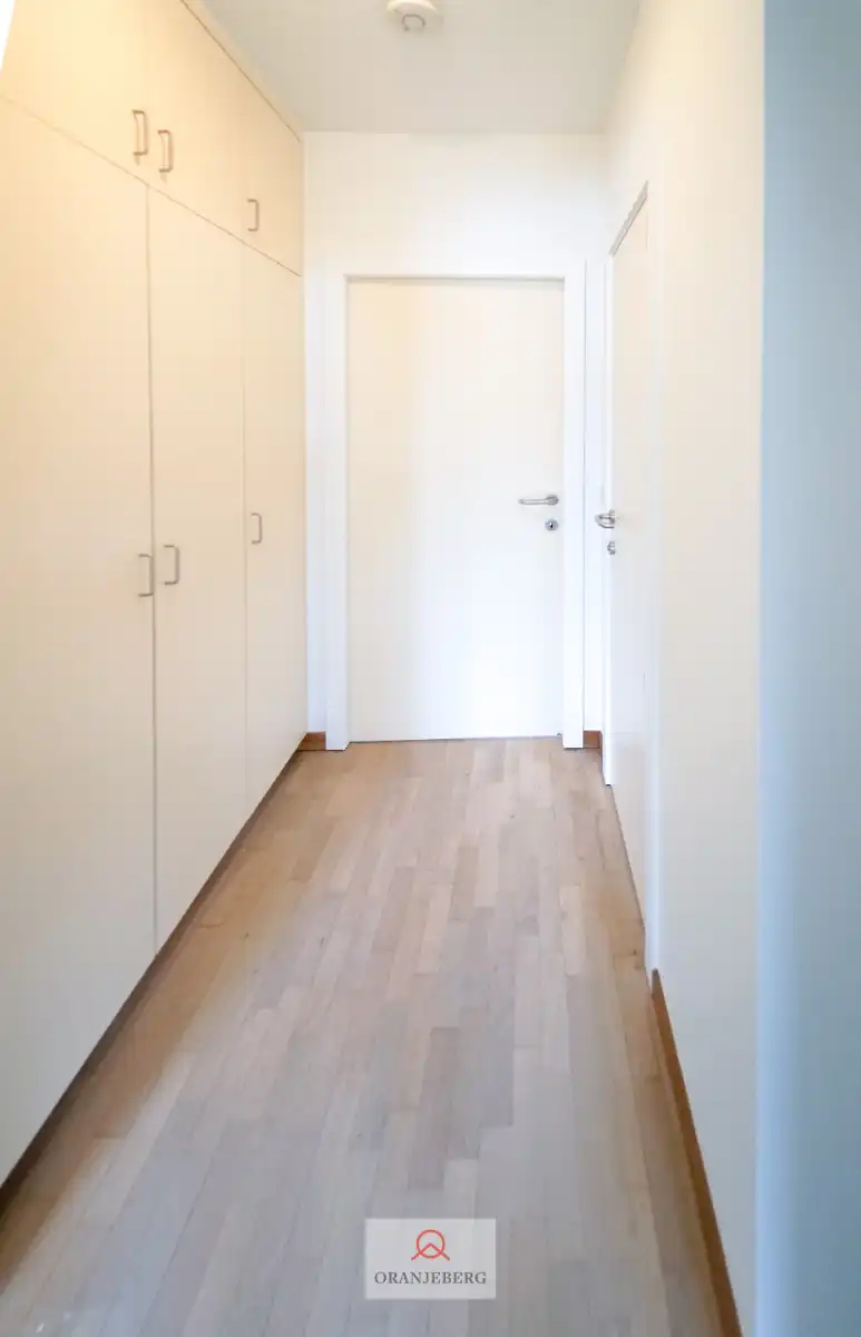 Gerenoveerd 2-slpk appartement met ruim terras! foto 8