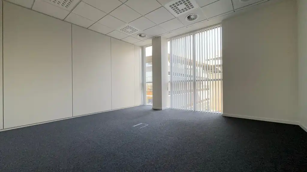 Standalone kantoorgebouw te huur langs R4 in Merelbeke-Melle foto 10