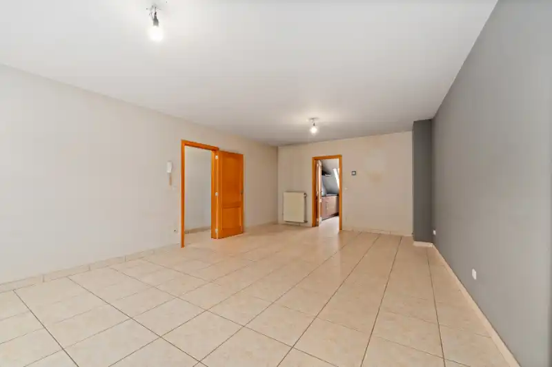 Ruime duplex appartement 2 slpk nabij centrum Zele! foto 2