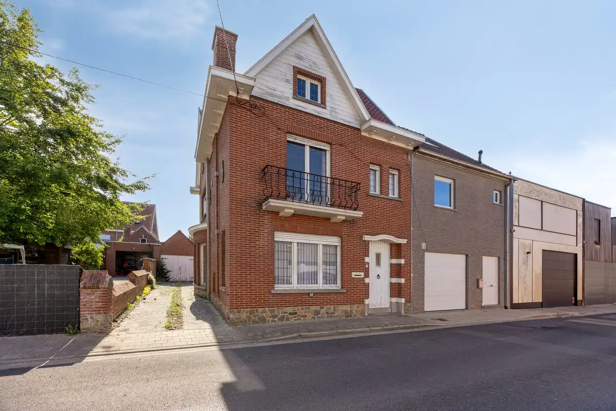 Half open bebouwing met 3 slaapkamers! foto 2