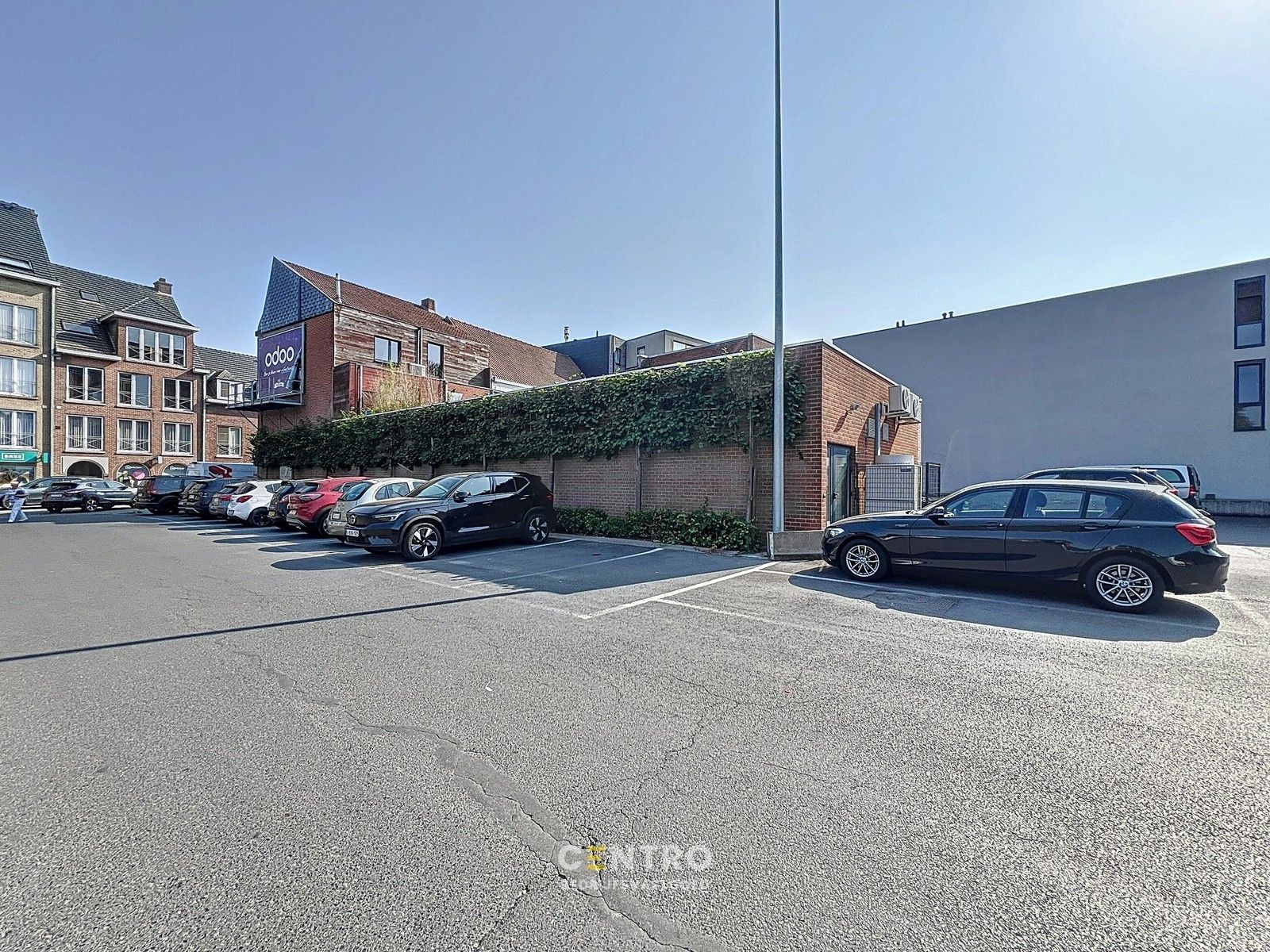 VERHUURD OPBRENGSTEIGENDOM: handelsgelijkvloers (238m²), kwalitatieve huurder BPOST op COMMERCIËLE ligging naast Delhaize te Tielt! foto 2