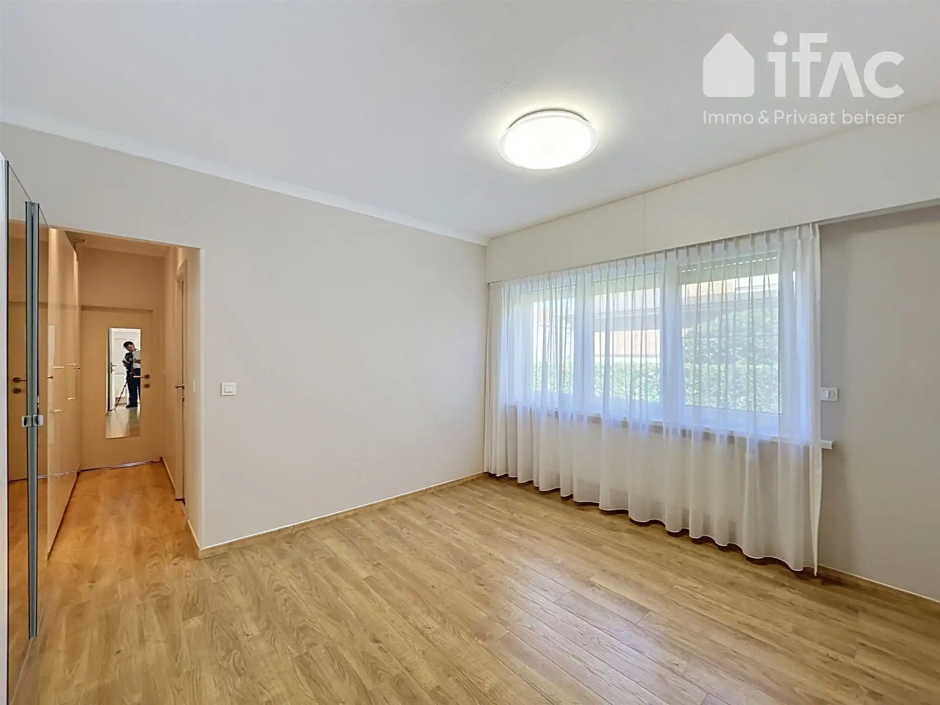 Fijne villawoonst met bijhuis vlakbij het park foto 14