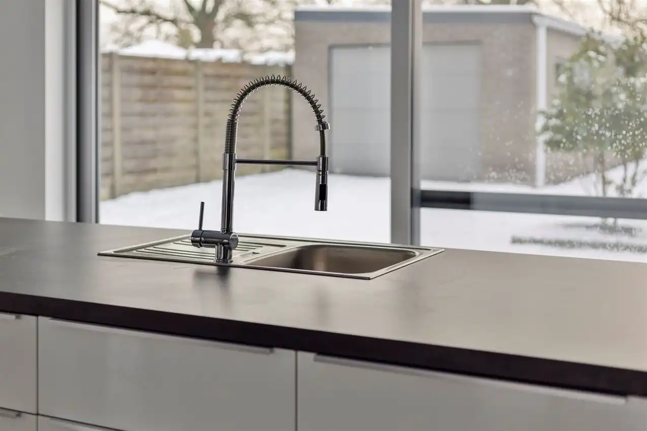 Groot wonen in recent huis zonder renovatie-of bouwzorgen foto 35