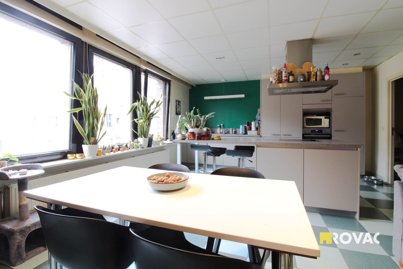 Ruim en instapklaar appartement met 2 slaapkamers! foto 4