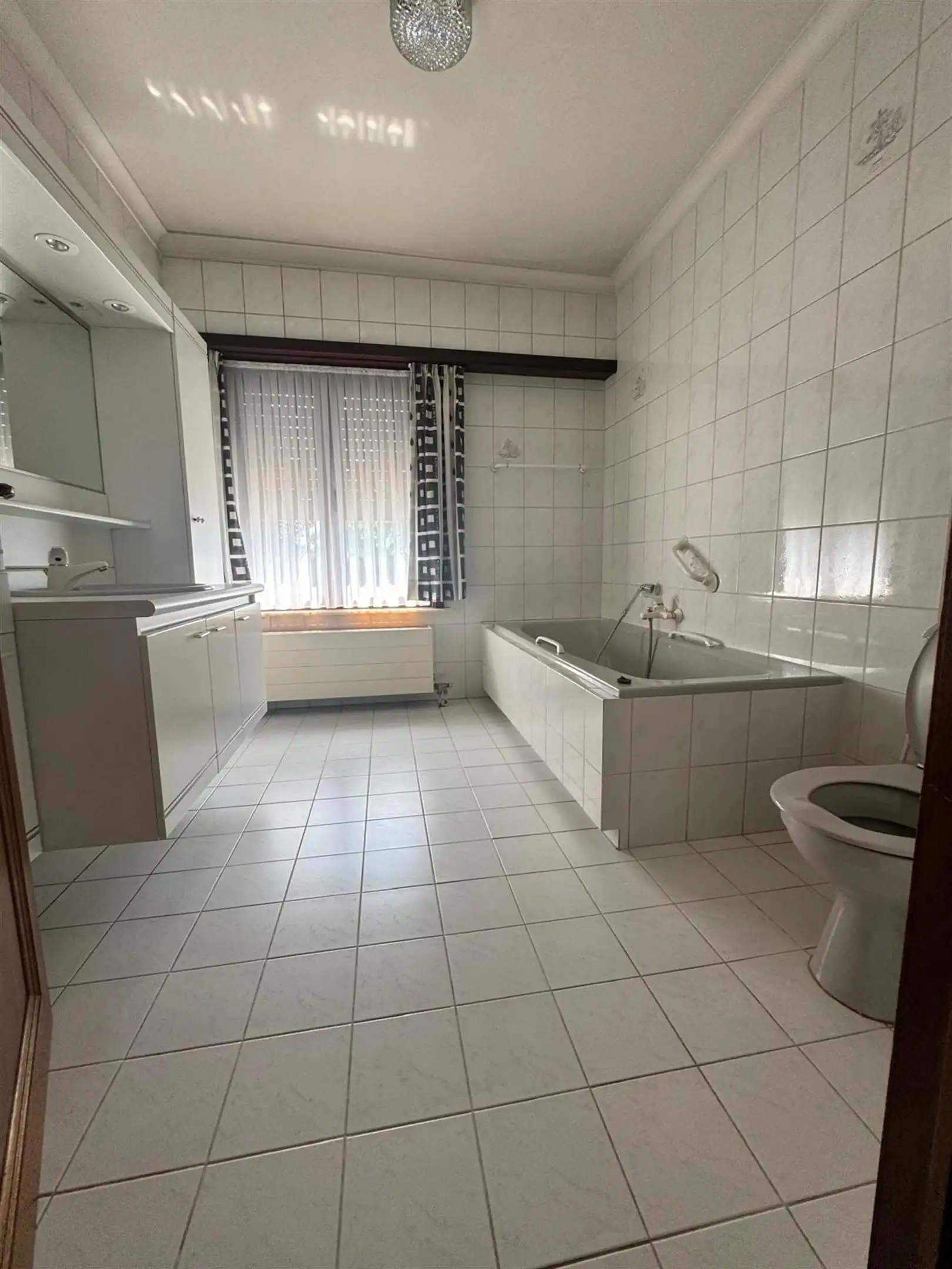 Volledig bemeubelde woning te huur in Sint-Gillis-Waas – ideaal voor bedrijven en zelfstandigen foto 10