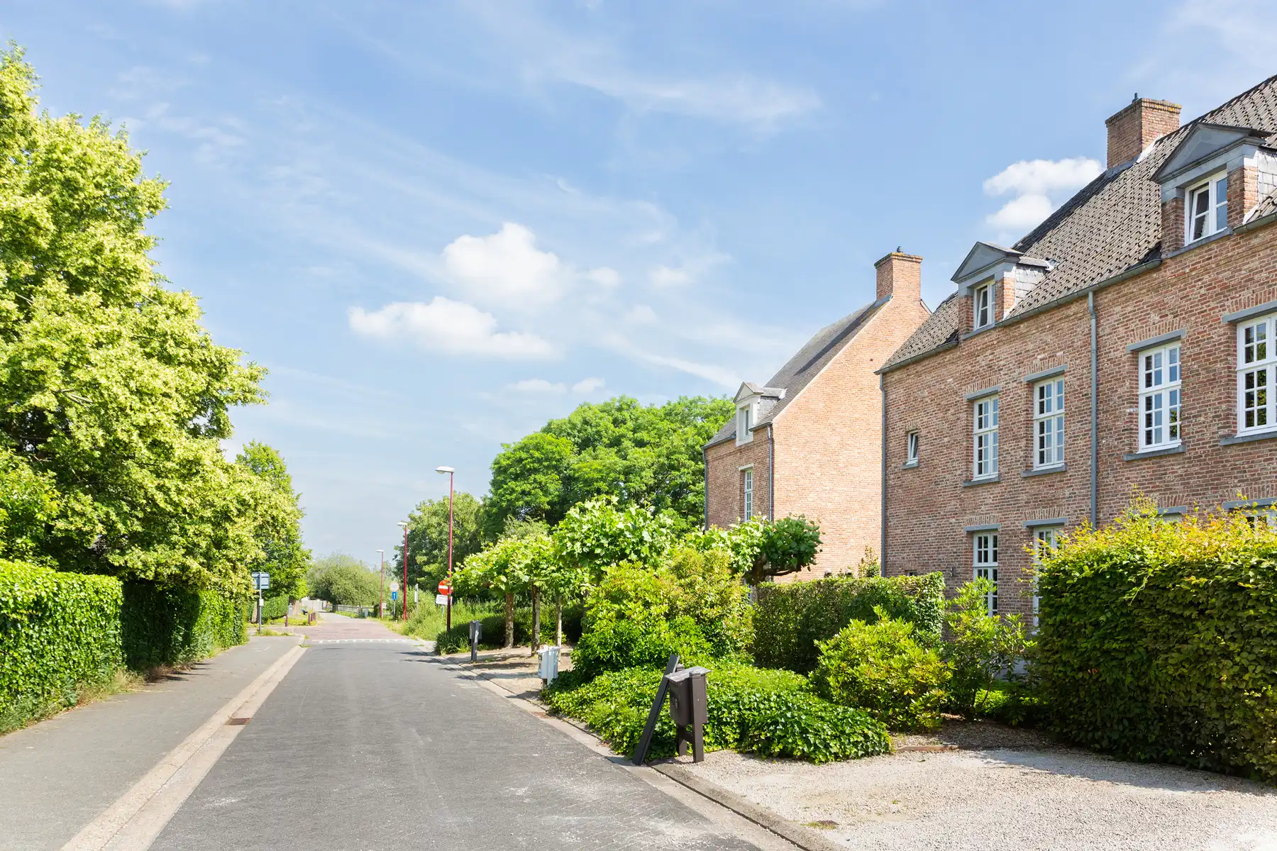 Kontich | Ruime en charmante woning met zuidgerichte tuin foto 27