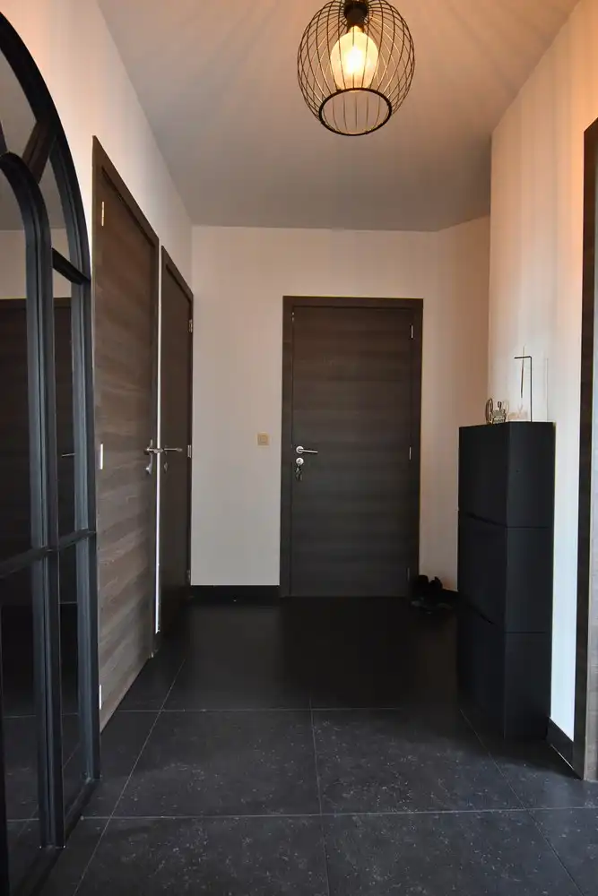 Modern appartement met 2 slaapkamers en garage foto 11