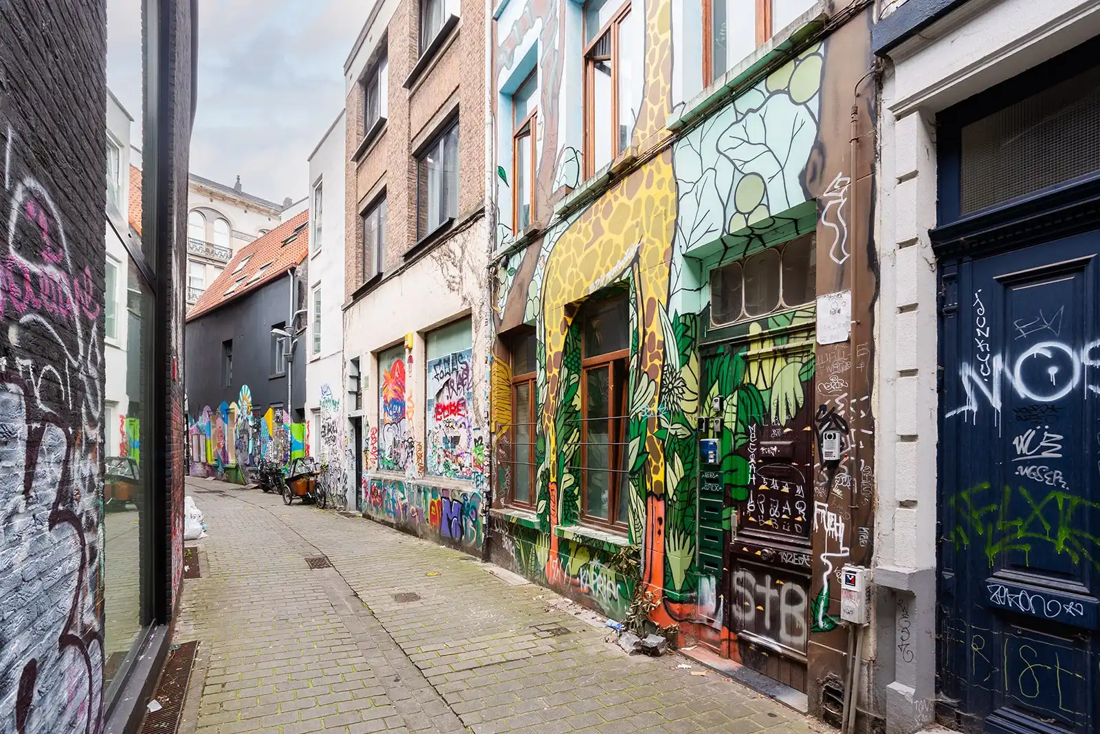 Studio met aparte slaapruimte op topligging in hartje Antwerpen foto 11