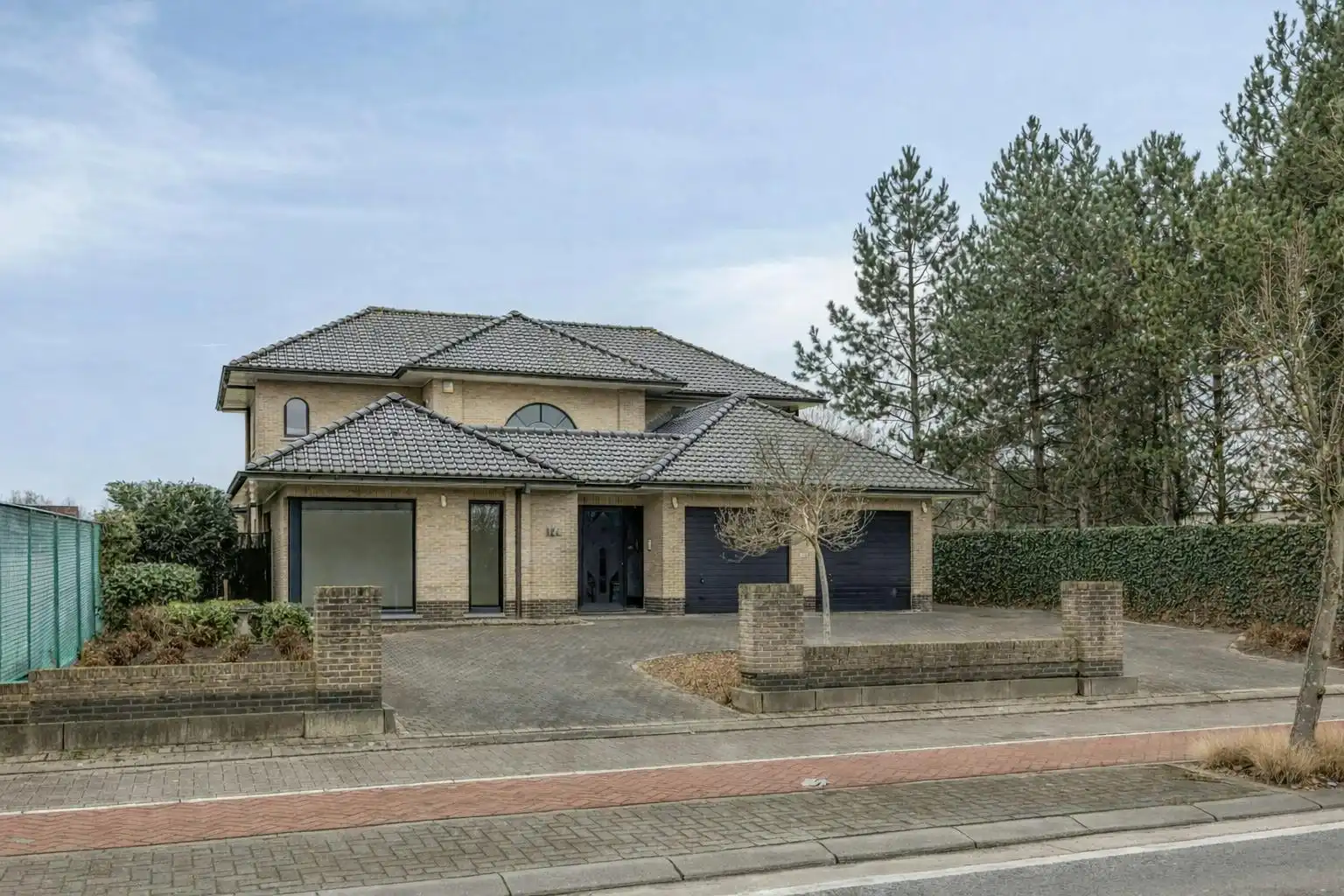 Prachtige villa te koop in centrum Zwijndrecht foto 2