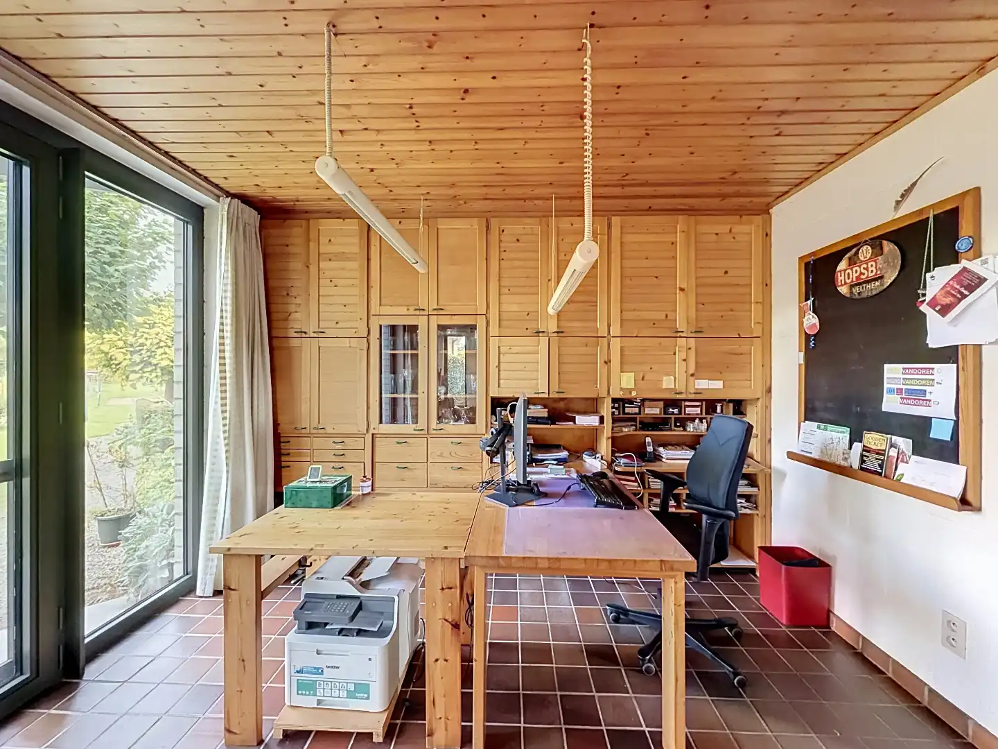 Karaktervolle vrijstaande woning op een prachtig groen perceel foto 11