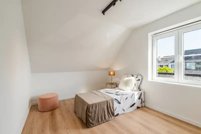 Gezellige Halfopen Woning - De Niepte 1a, Lebbeke - Ruime 3 Slpk. met Zolder en 2 Parkeerplaatsen, Te Koop! foto 12