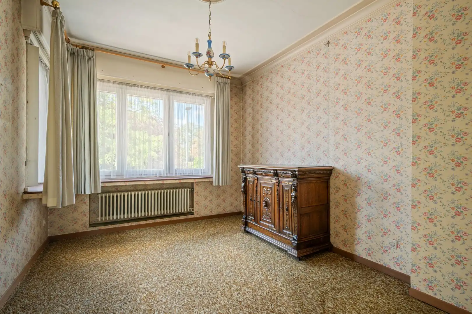 Robuuste halfopen te renoveren woning van de gekende Kortrijkse architect Poly Scherpereel met 3 volwaardige verdiepingen en verrassend ruimtes foto 18