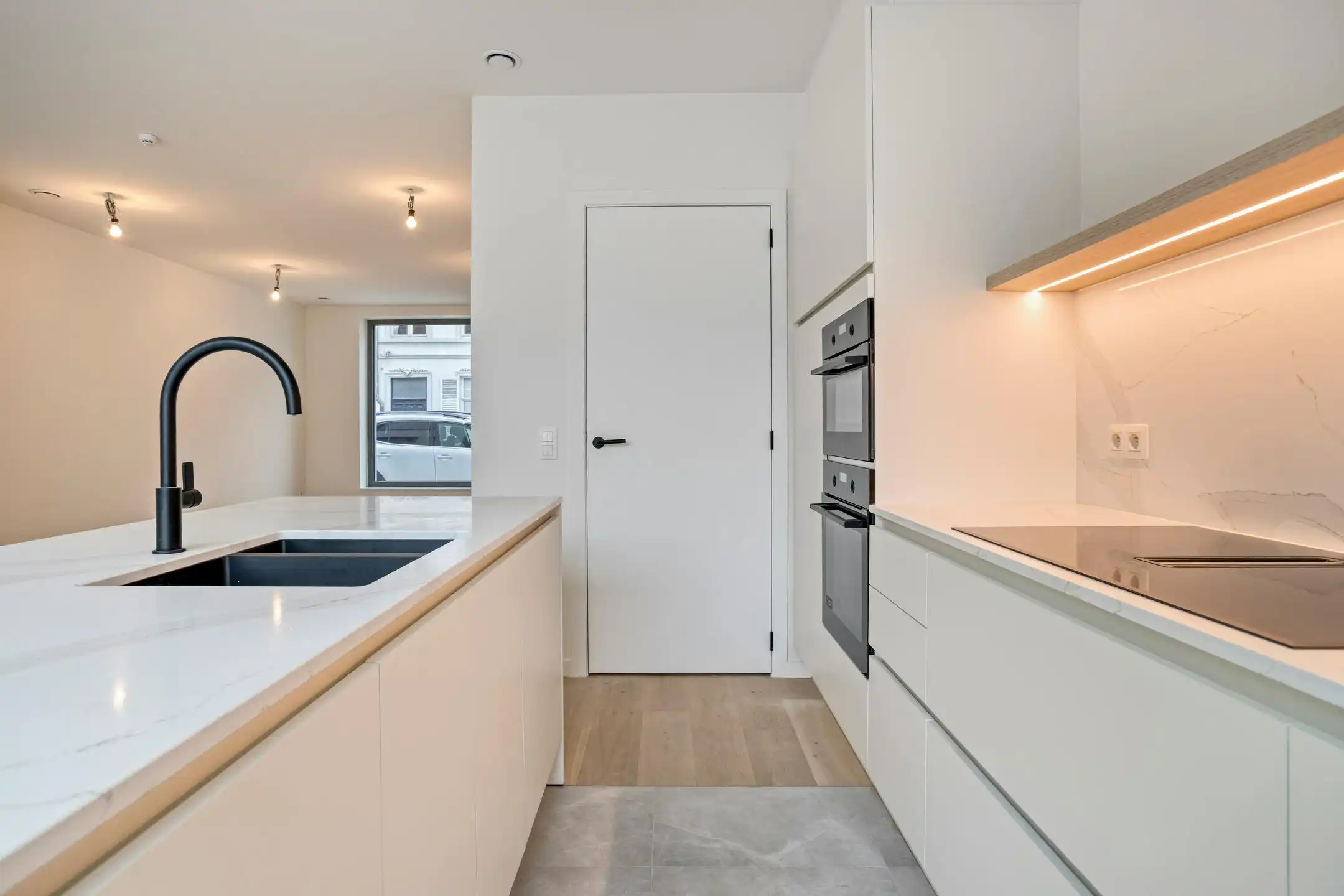 Stijlvol huis te centrum Brugge met 3 slaapkamers en garage foto 6