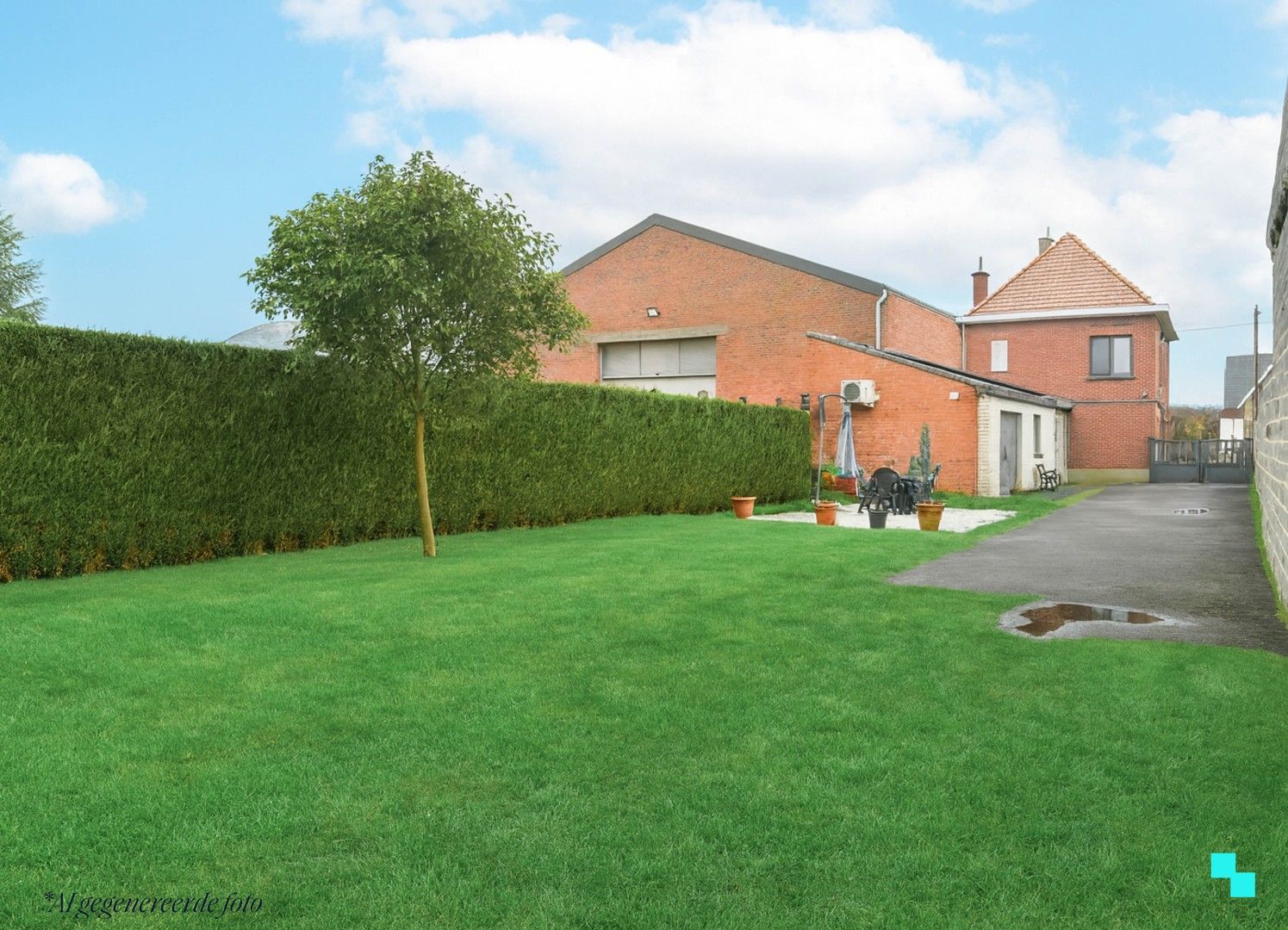 Ruime, gerenoveerde woning nabij centrum Oostrozebeke foto {{pictureIndex}}