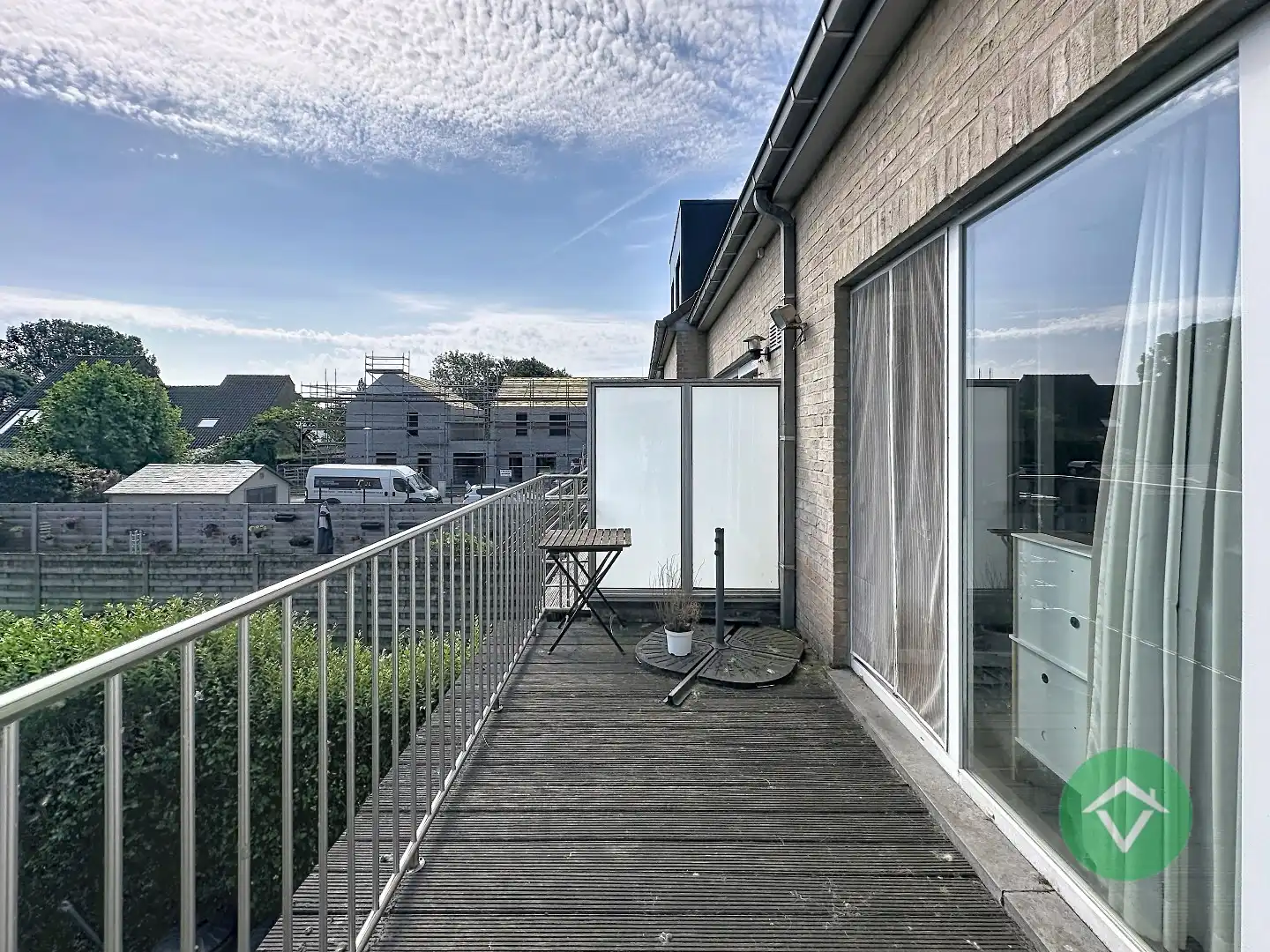 Instapklare gezinswoning met drie slaapkamers te huur in het centrum van Moere foto 7