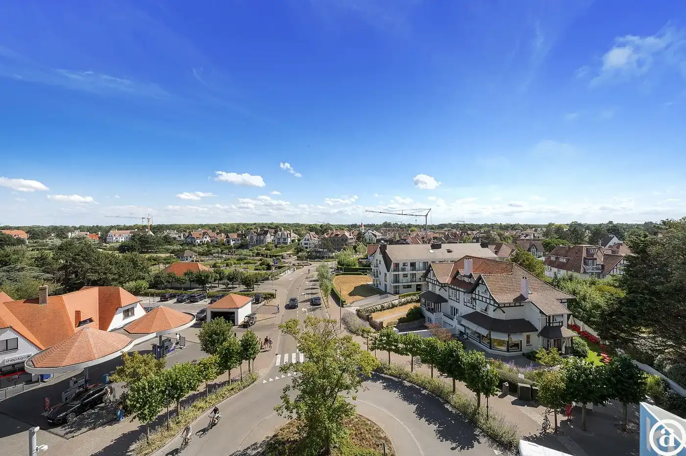Uitzonderlijk penthouse aan de Kustlaan met open uitzicht    foto {{pictureIndex}}
