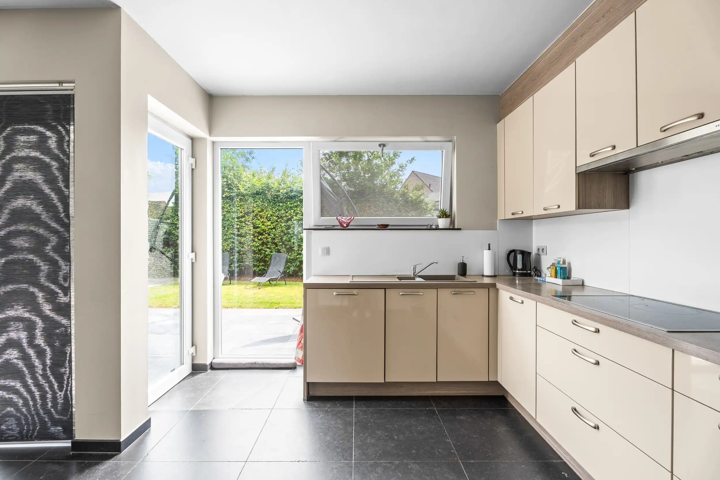 Instapklare halfopen bebouwing met 3 slaapkamers foto 5