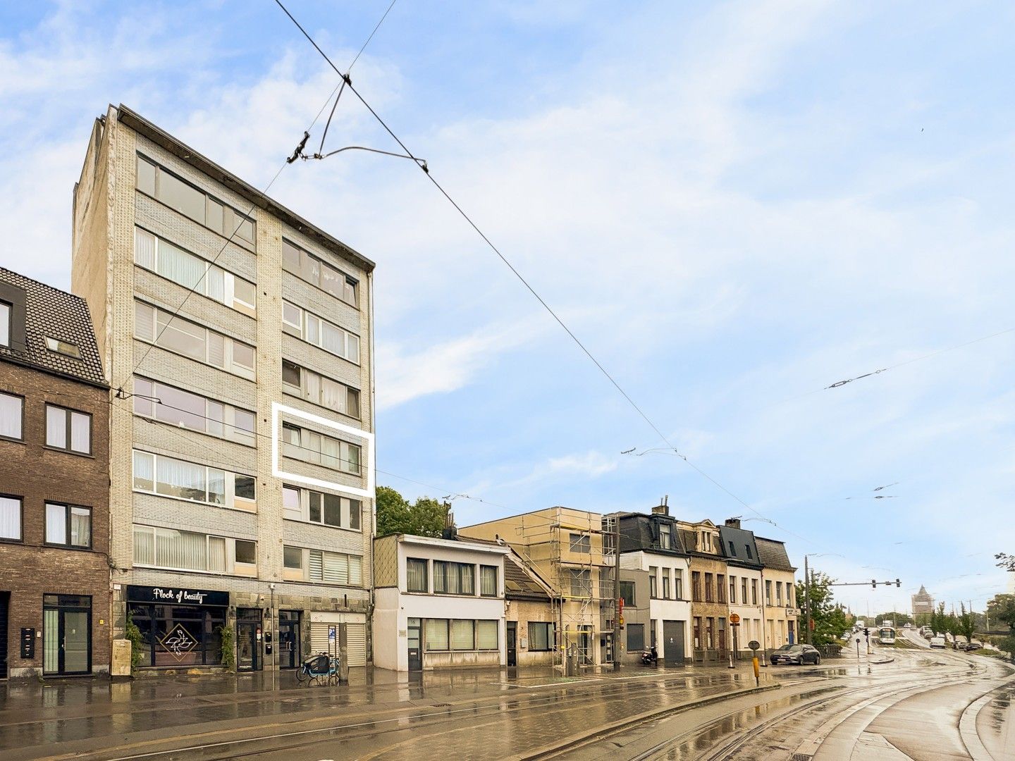 Ruim 2-slaapkamerappartement met ondergrondse parking op topligging aan Cogelsplein – Deurne foto {{pictureIndex}}