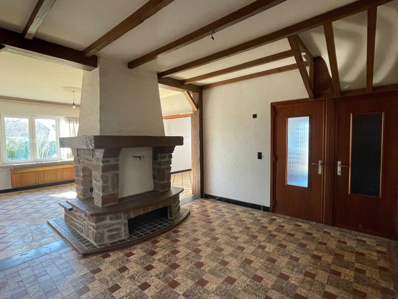 Ruime, te renoveren woning met veel potentieel op 10a14ca foto 8