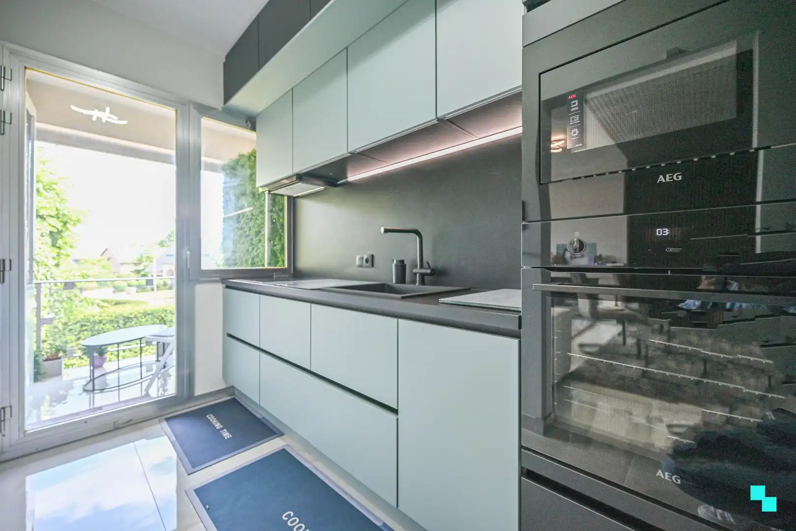 Gerenoveerd appartement in Deerlijk met garage foto 6