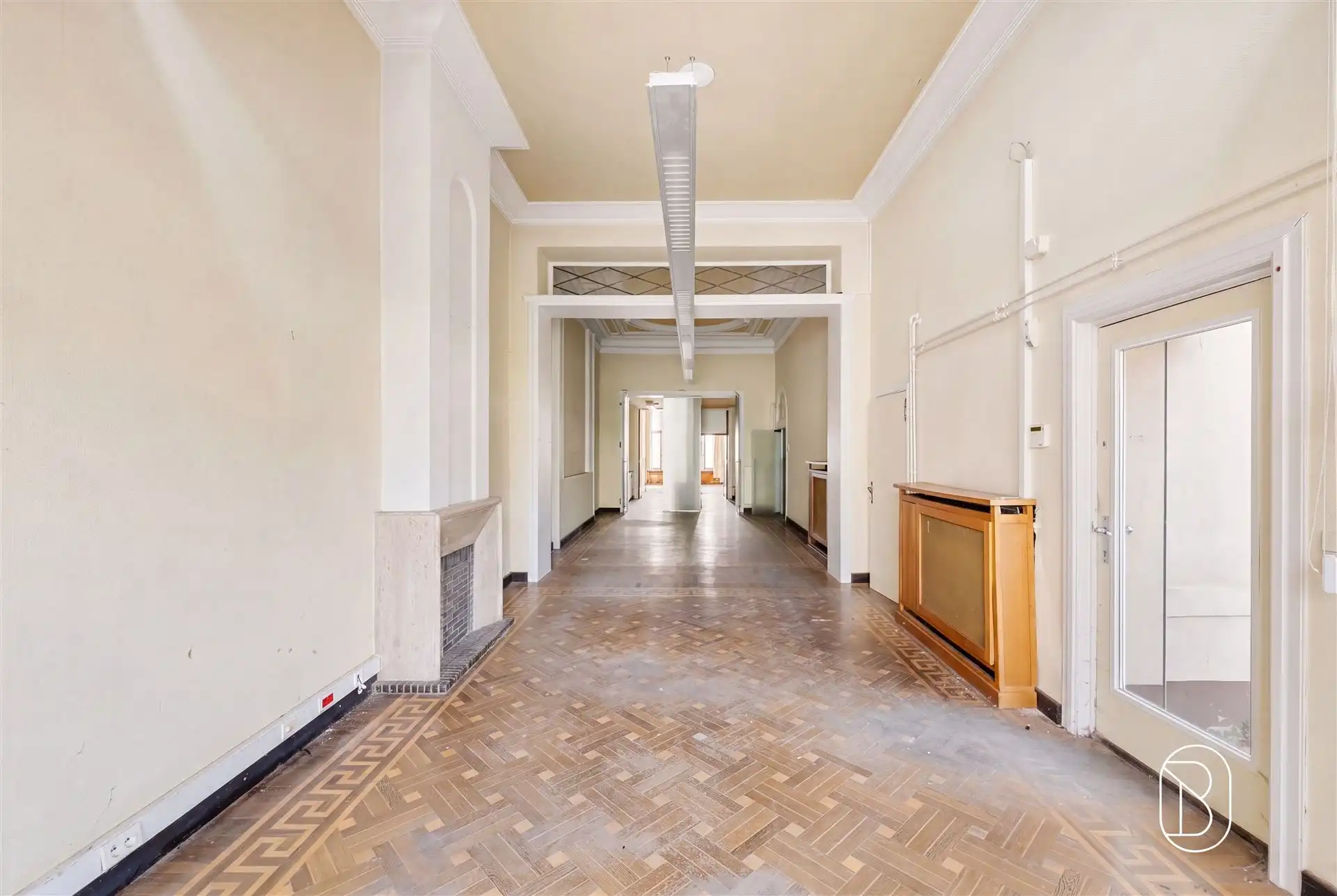 Authentieke herenwoning (6 appartementen, kantoor, parking) foto 26