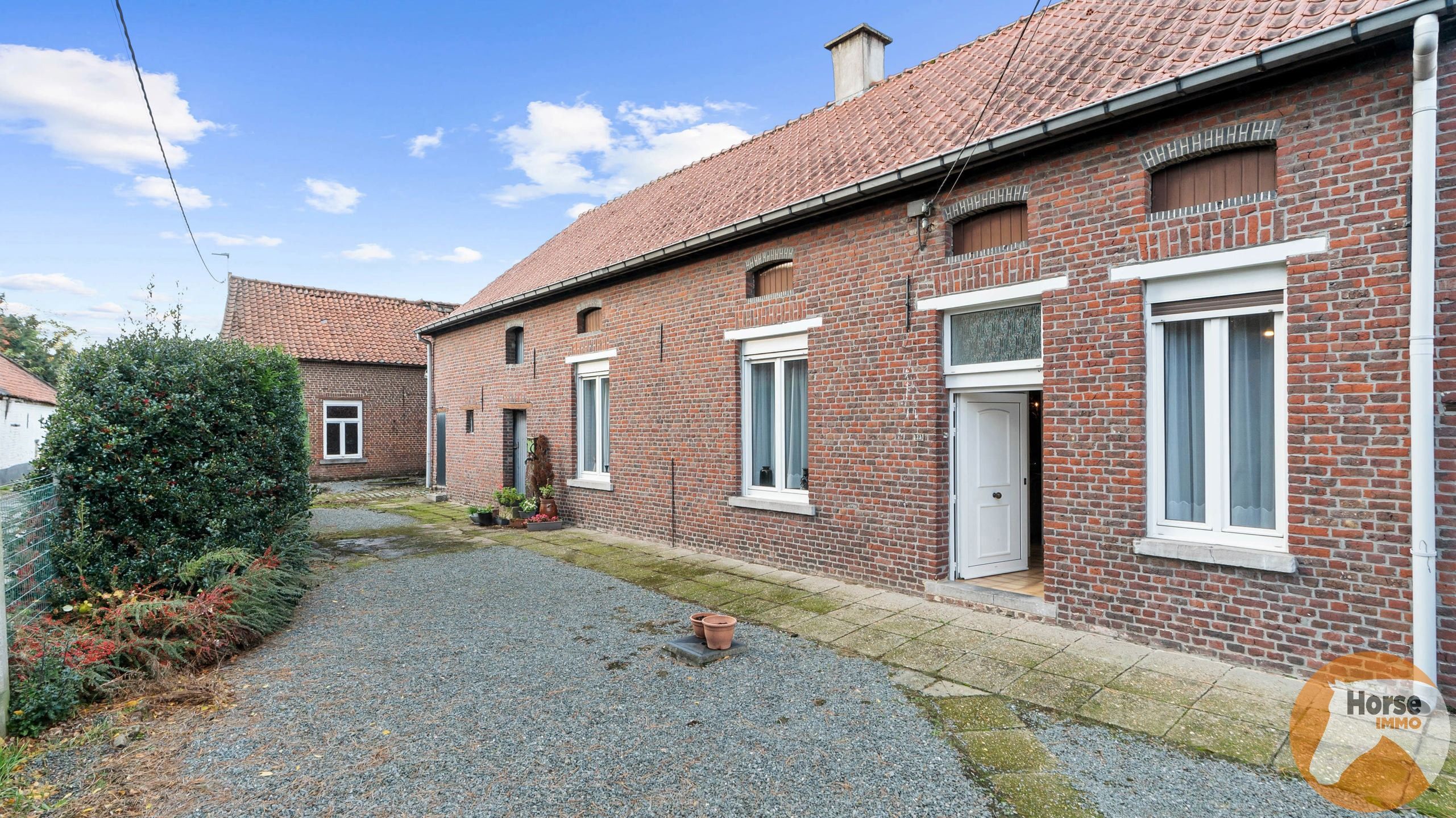 ASSE - Te renoveren hoeve met ruime schuur op 1,85 ha foto 3