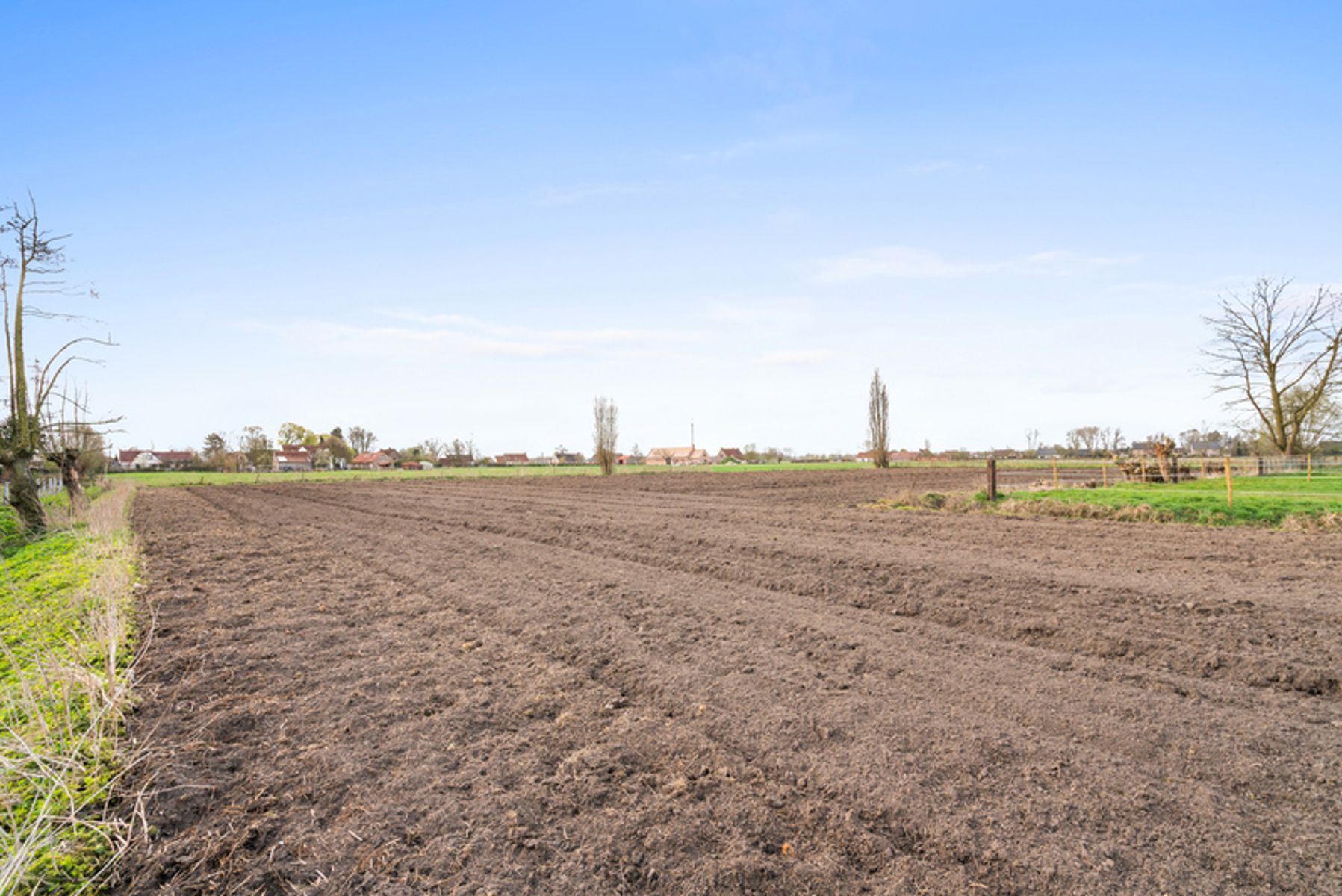 Hoeve met bijgebouwen op circa 1,2 ha foto 23