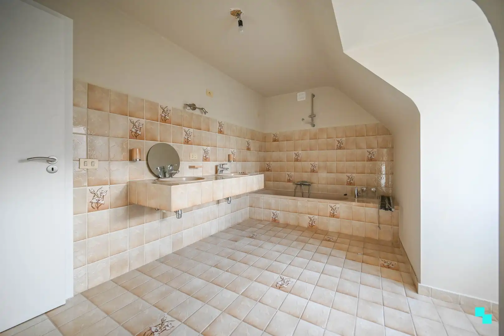 Recent gerenoveerde halfopen bebouwing foto 27