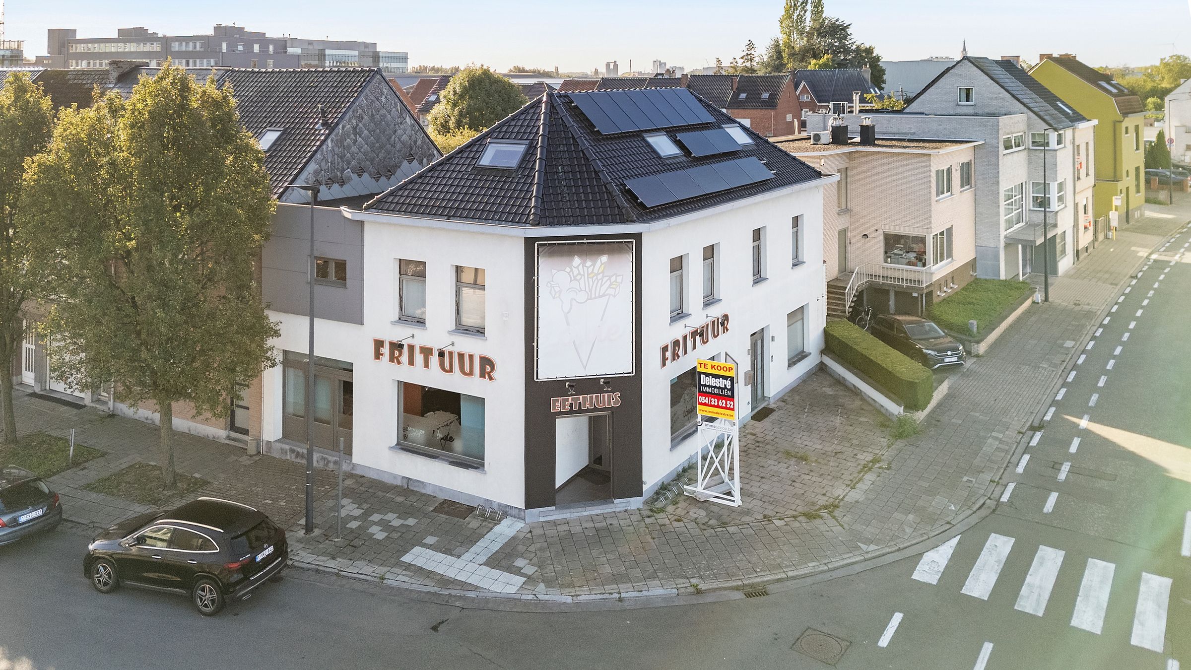 GERENOVEERD COMMERCIEEL PAND MET WOONST TOPLOCATIE foto 2