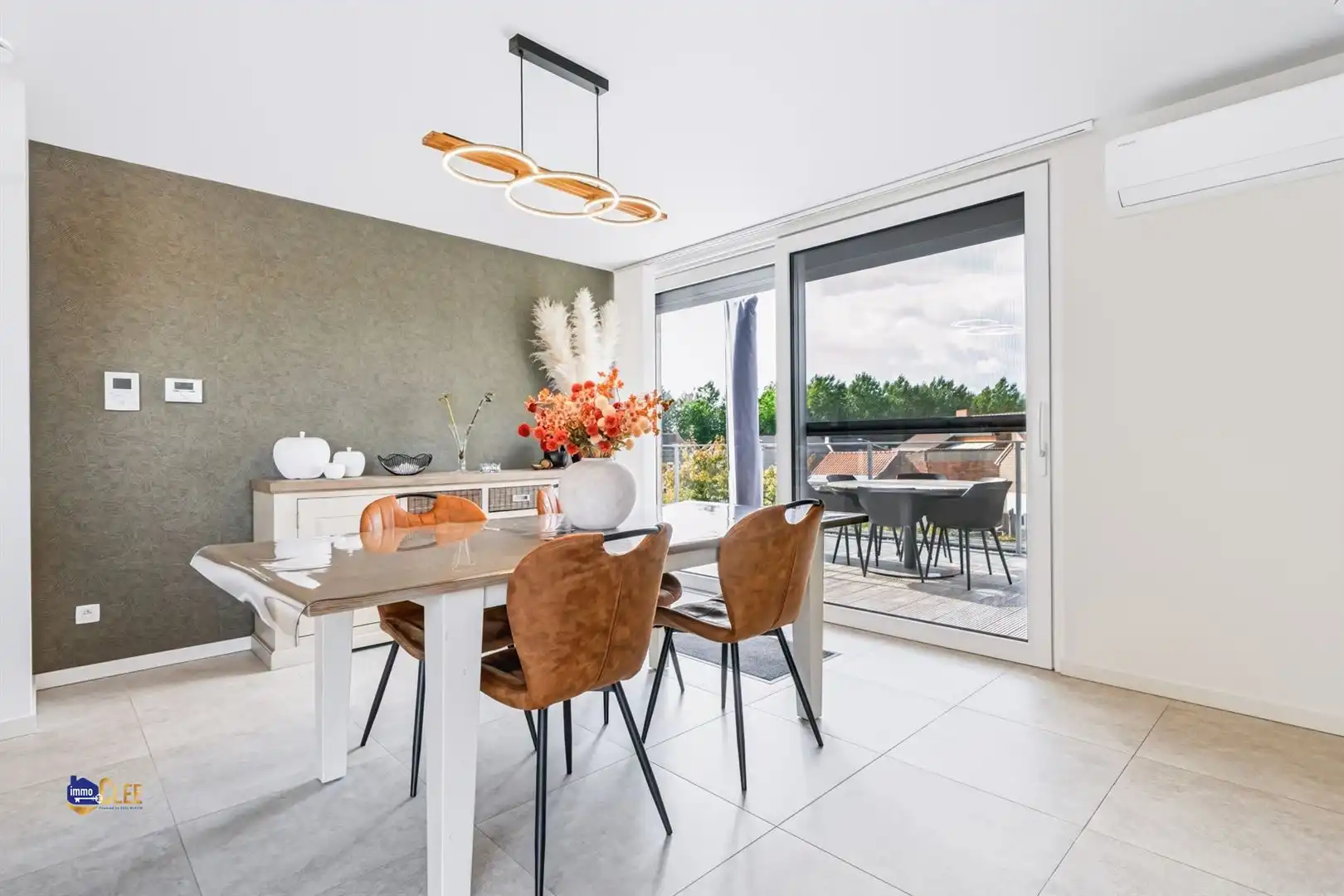 Lichtrijk en luxueus appartement met terras in het rustige Brustem foto 6