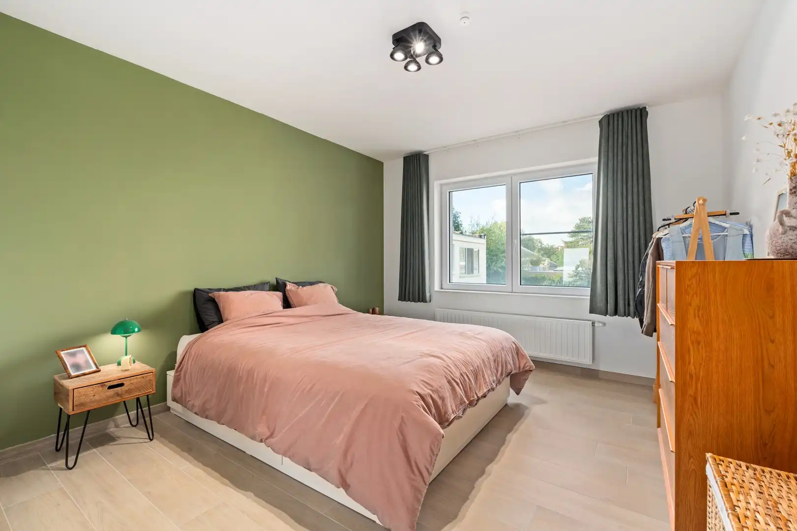 Gerenoveerd appartement met zonnig terras foto 10