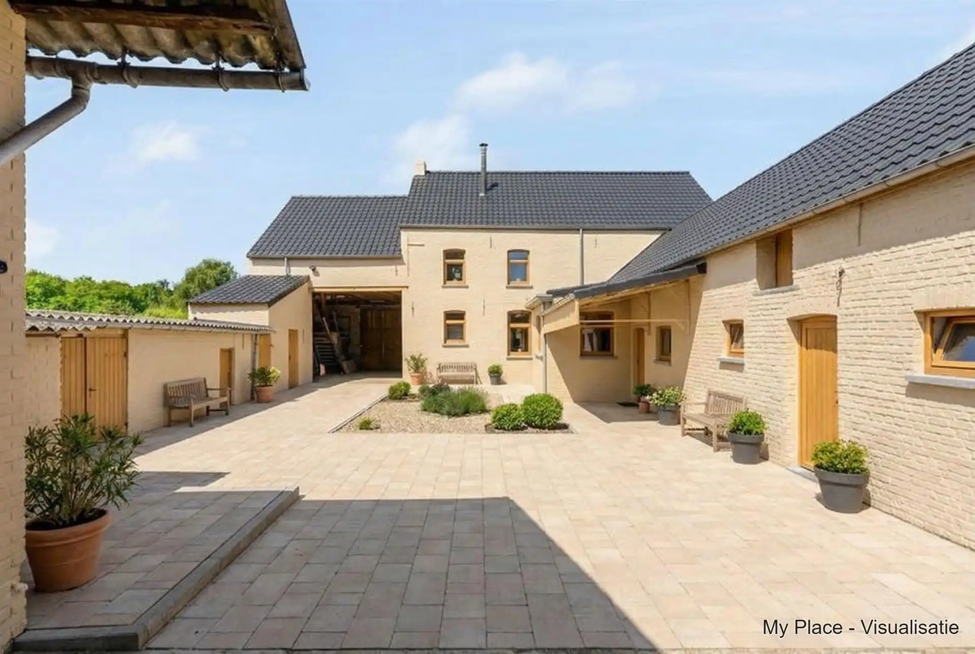 Te renoveren vierkantshoeve met achterliggende grond. foto 4