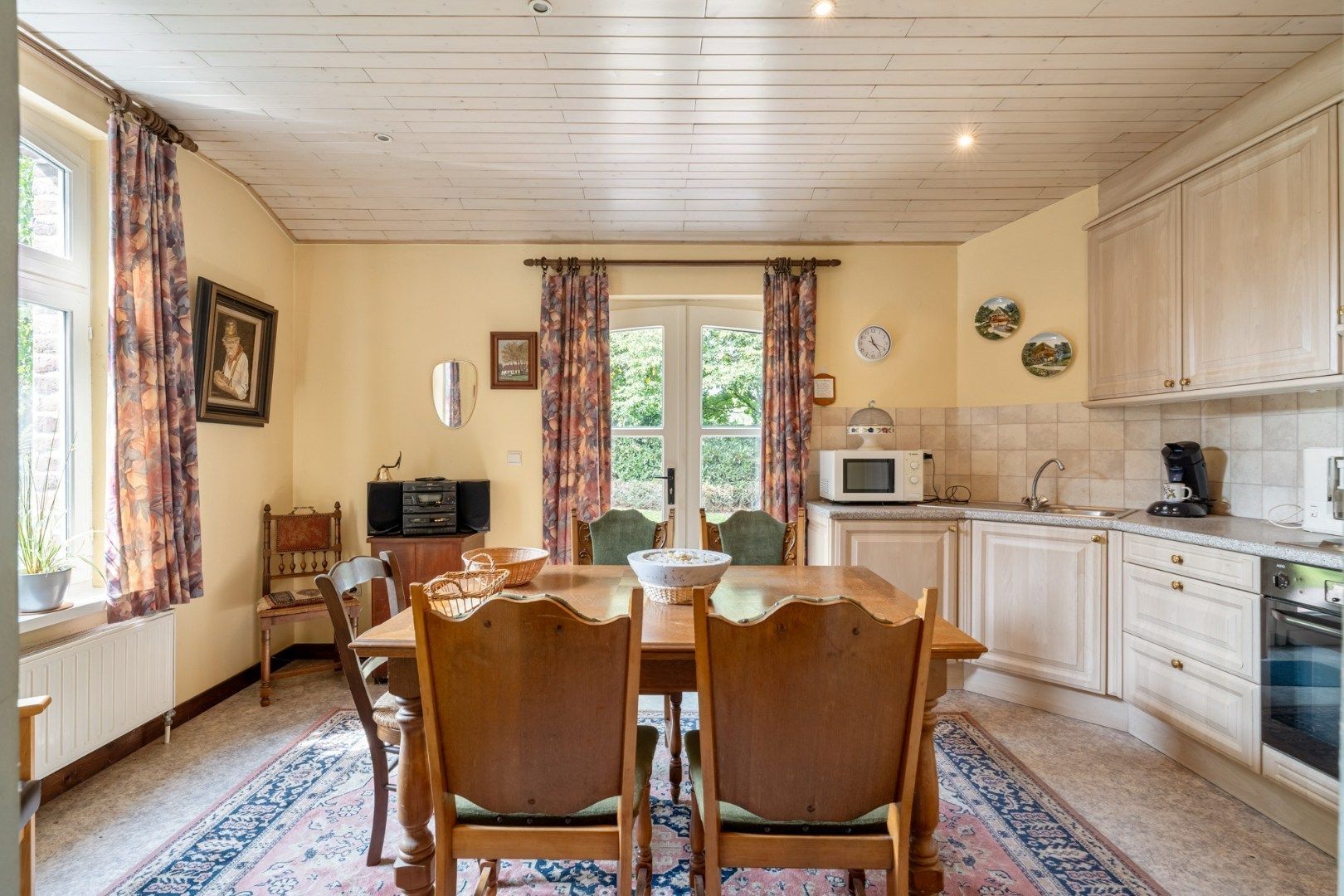 Ruim, karaktervol landhuis met parkachtige tuin op perceel van 16a29ca. foto 21