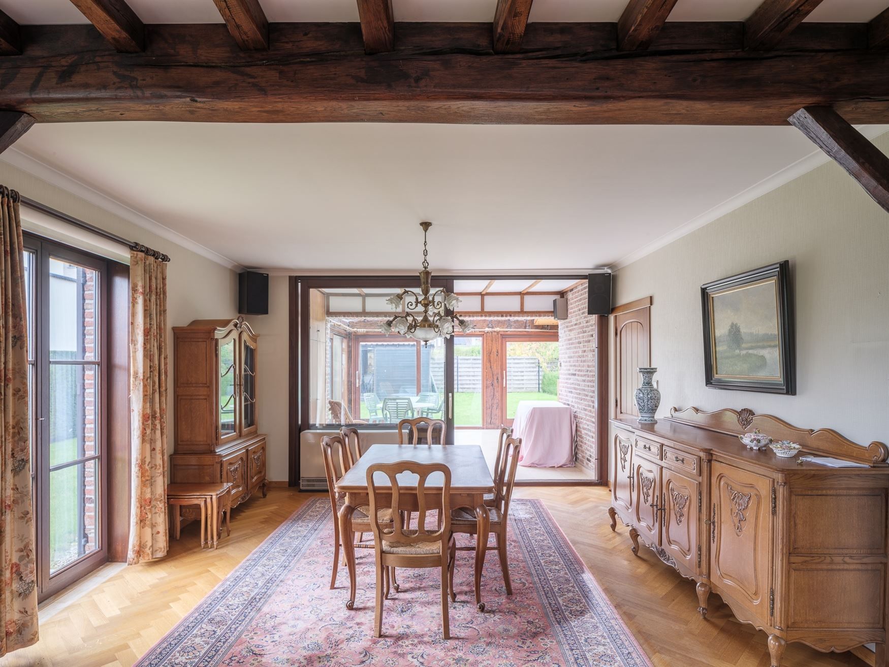 Charmante woning met 4 slaapkamers in een groene omgeving. foto 4