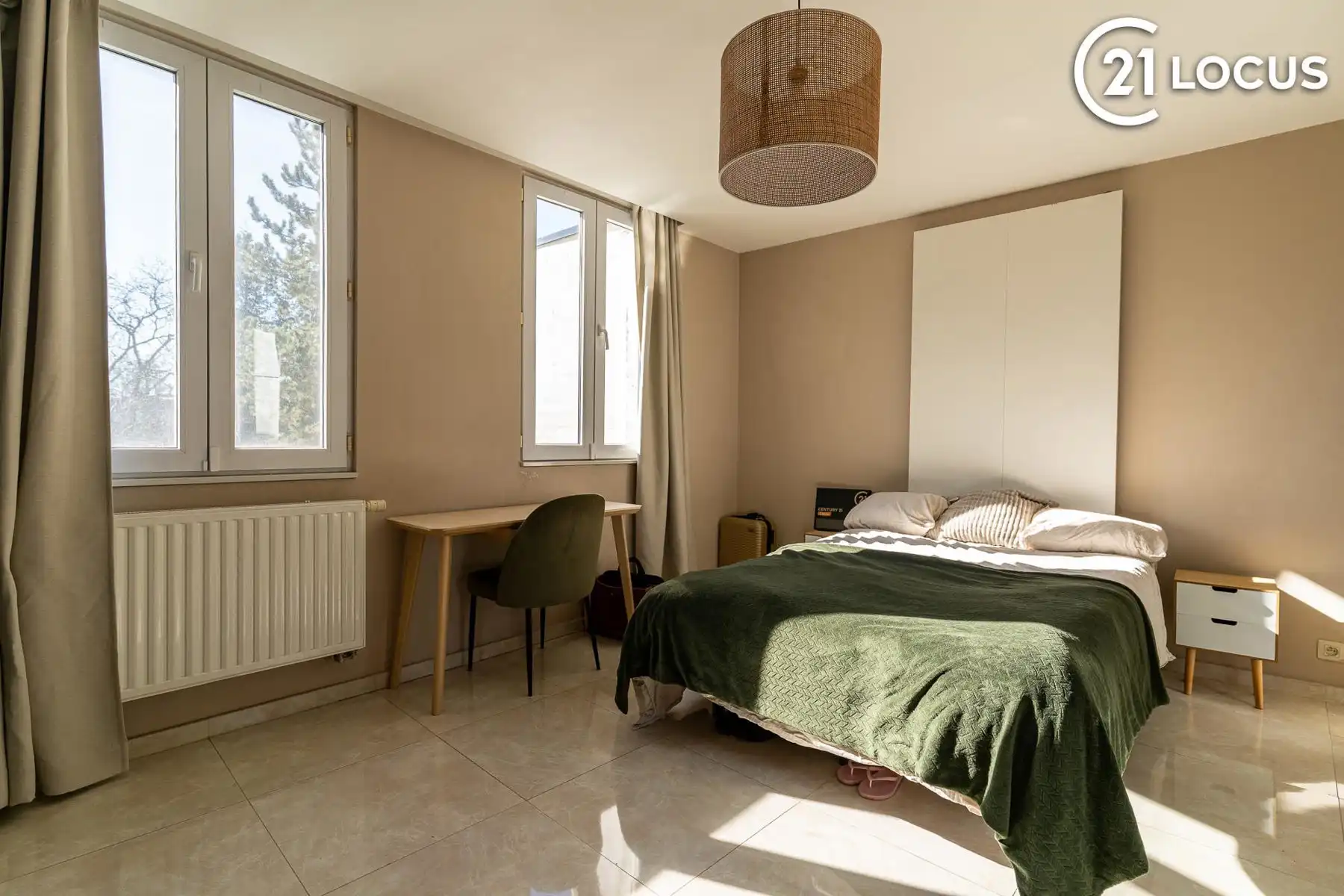 Instapklare gezinswoning met 4 slaapkamers in Zwijndrecht foto 8