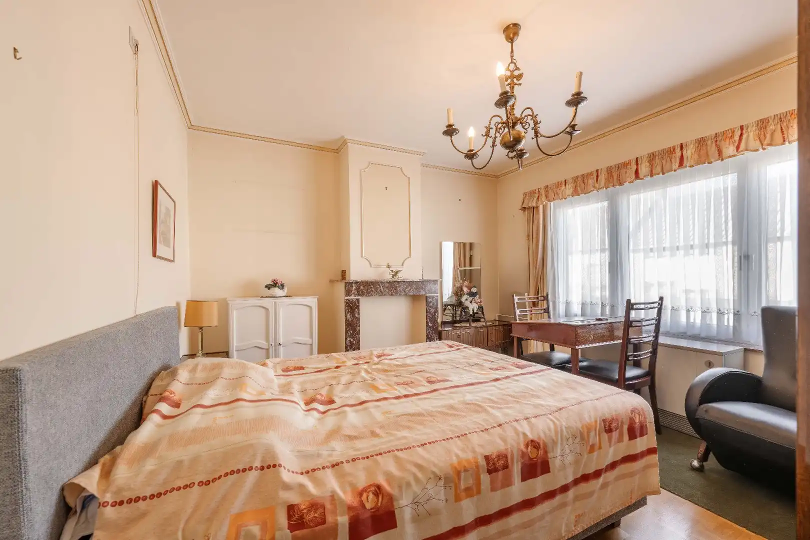 RUSTIG GELEGEN WONING MET DUBBELE GARAGE EN UITWEG!! foto 17