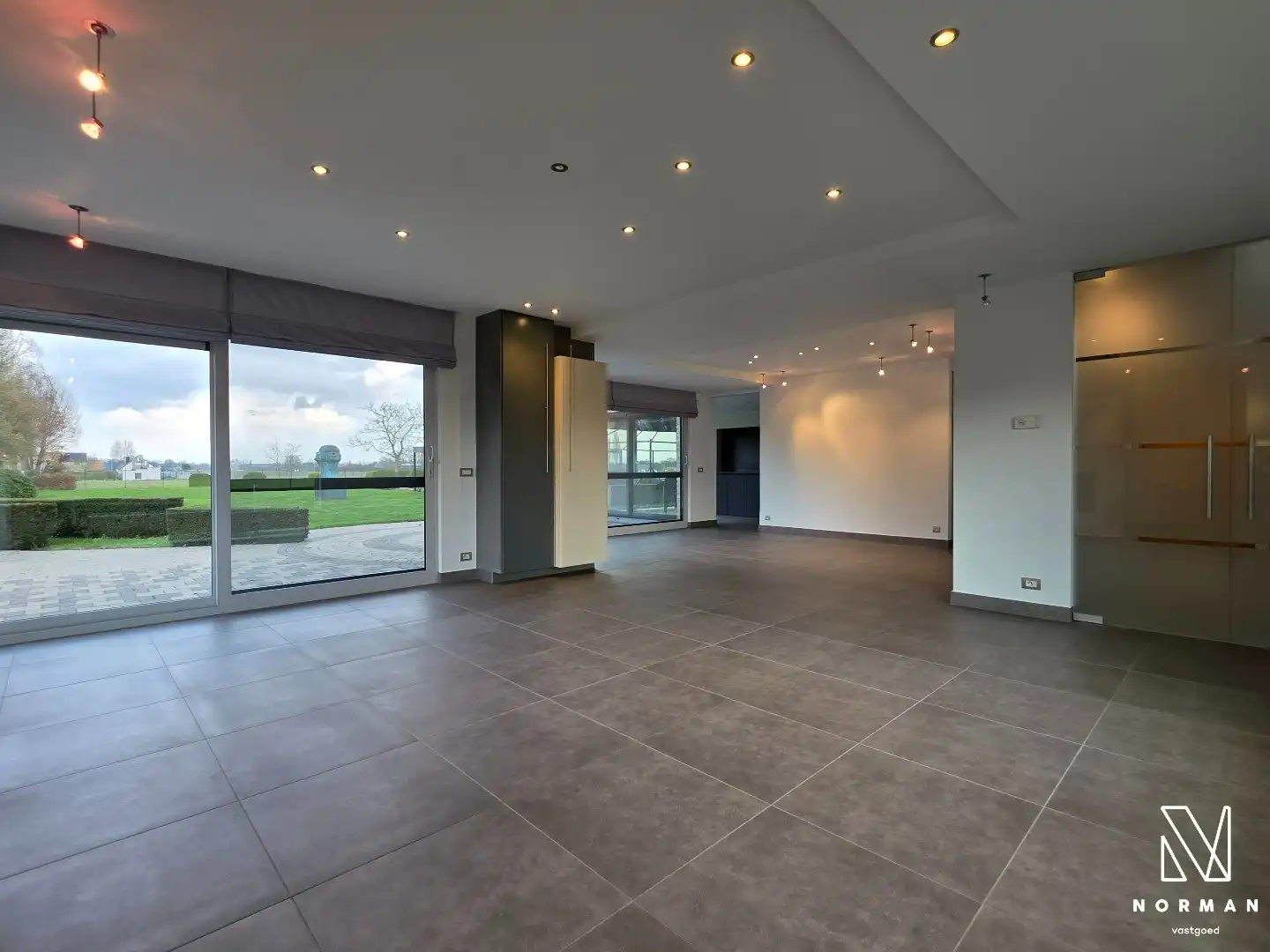 Prachtig domein met luxueuze instapklare villa, grote tuin en landbouwgrond in Hulste foto 13