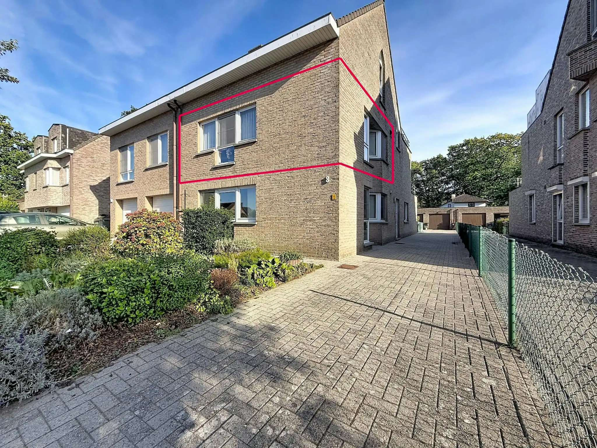 Appartement met 2 slaapkamers, terras en garage in Gooreind foto 2