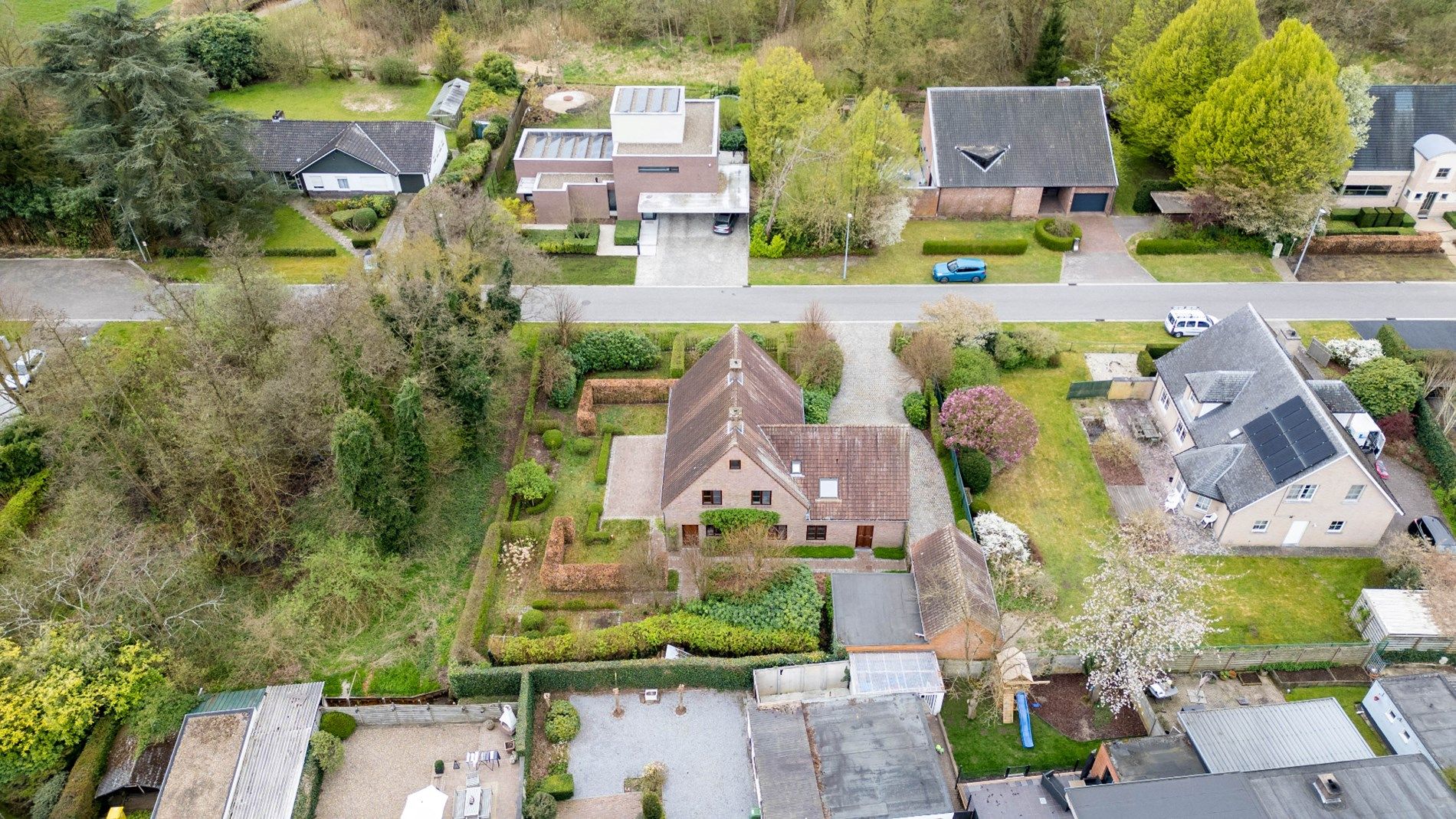 Zeer degelijk gebouwde woning met 3/5 slpks in een doodlopende straat in het centrum ! foto 47