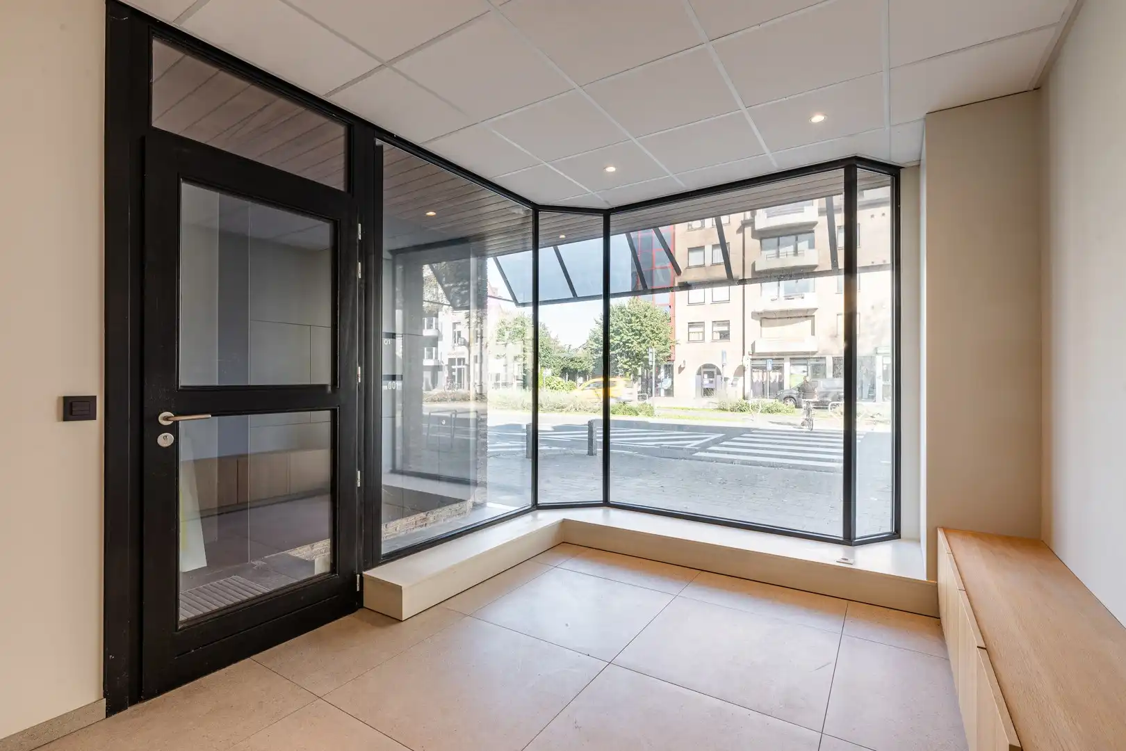 Stijlvolle woonst te koop in Eeklo - Recent gerenoveerd met diverse mogelijkheden in een levendige omgeving! foto 13