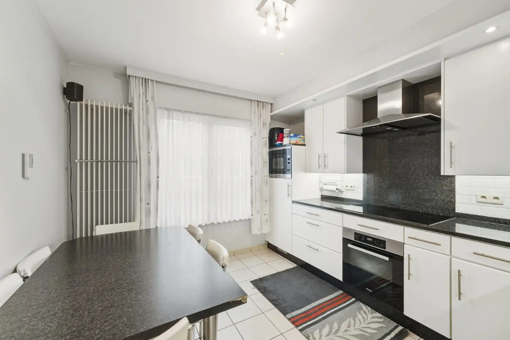 Instapklare, lichtrijke bel-etage woning met ruime garage en terras op centrale ligging foto 5