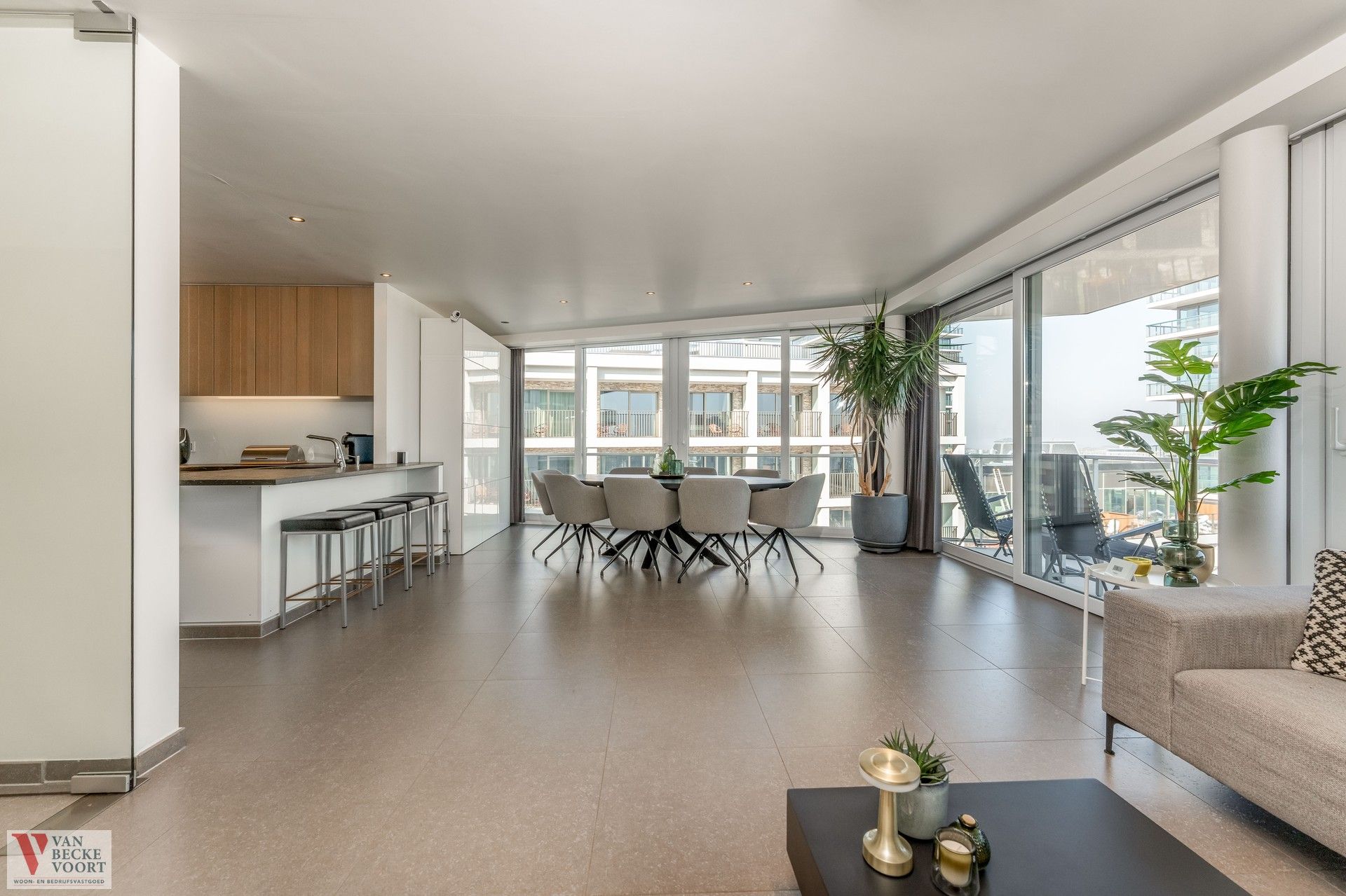 Standingvol hoek-appartement met zicht foto 3